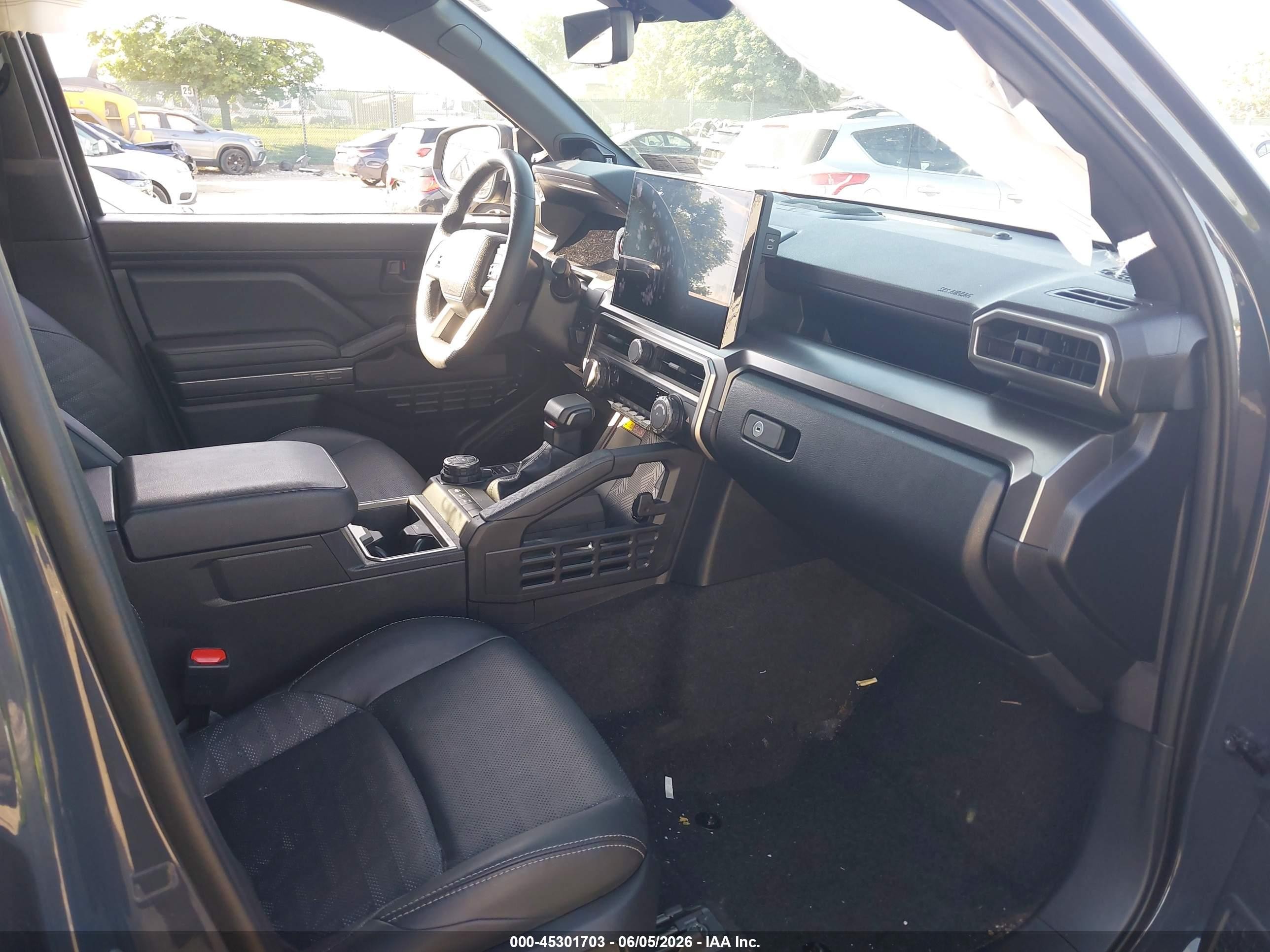 2025 Toyota 4runner VIN JTEVA5BR4S5030163 IAAI salvage auction — Rear End, Salvage (Pennsylvania), sold $26,250 on 2026-08-15 (photo 5)