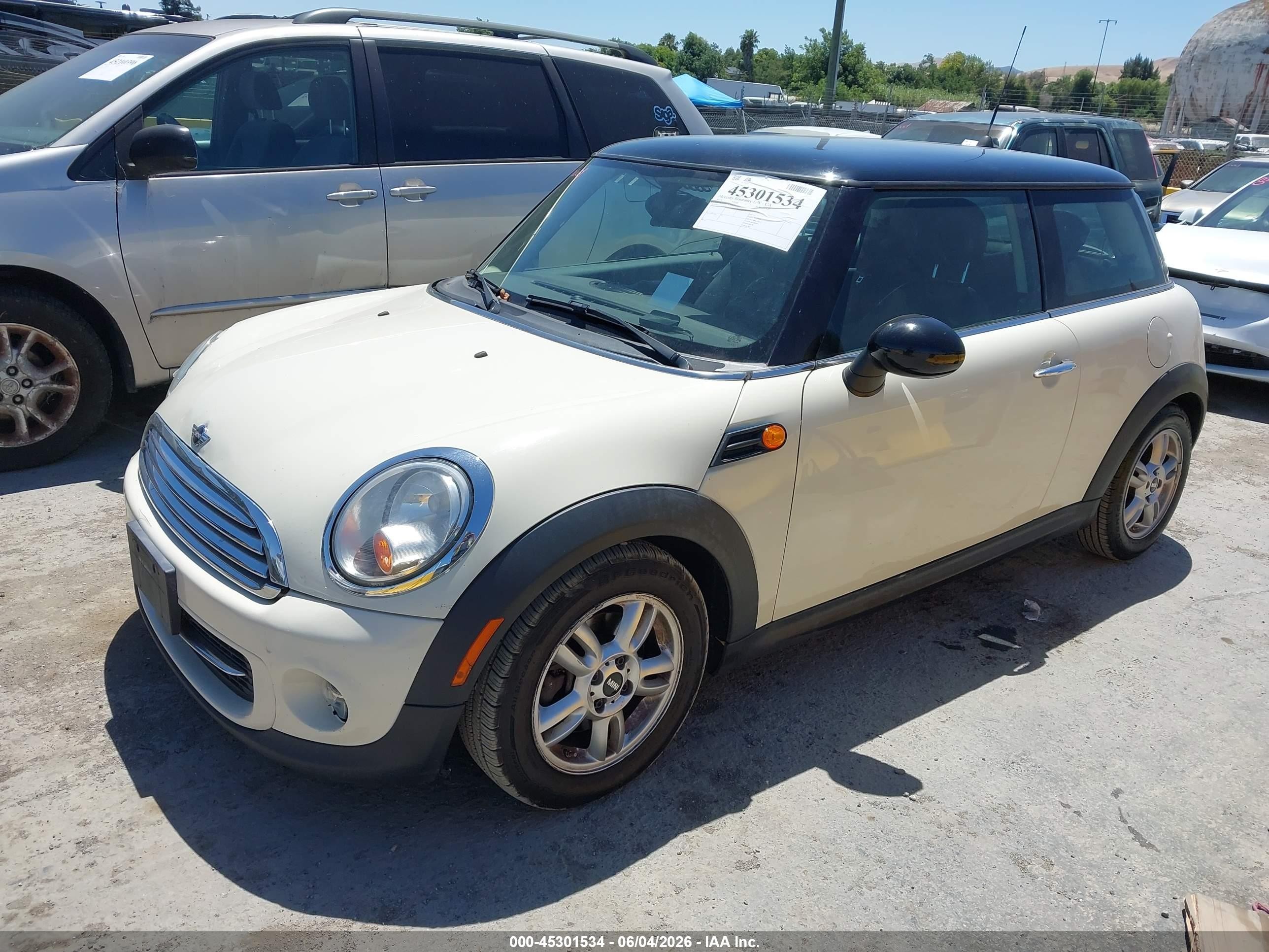 2013 Mini Hardtop VIN WMWSU3C57DT549203 IAAI salvage auction — Unknown, Salvage (California), sold $750 on 2026-07-09 (photo 2)