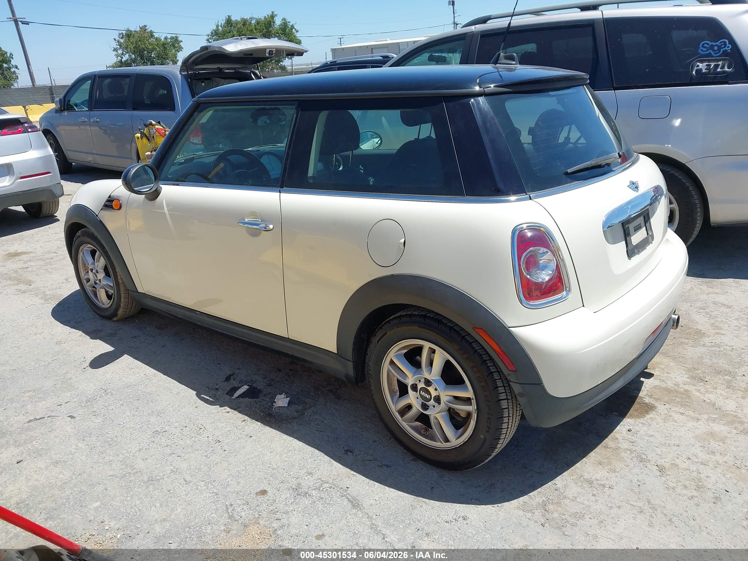2013 Mini Hardtop VIN WMWSU3C57DT549203 IAAI salvage auction — Unknown, Salvage (California), sold $750 on 2026-07-09 (photo 3)