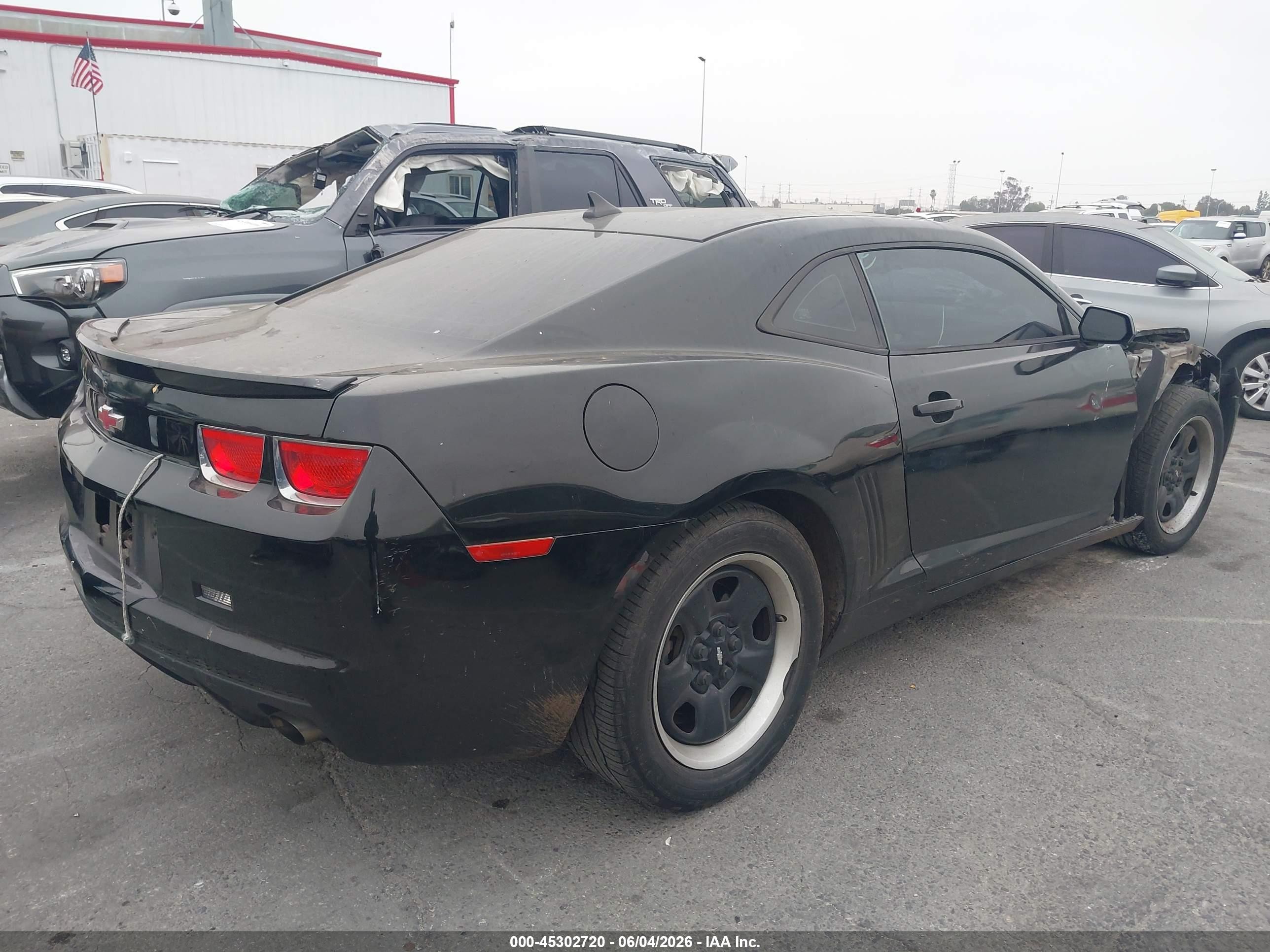 2012 Chevrolet Camaro VIN 2G1FE1E39C9196186 IAAI salvage auction — Side, Salvage (California), sold $1,325 on 2026-07-07 (photo 4)