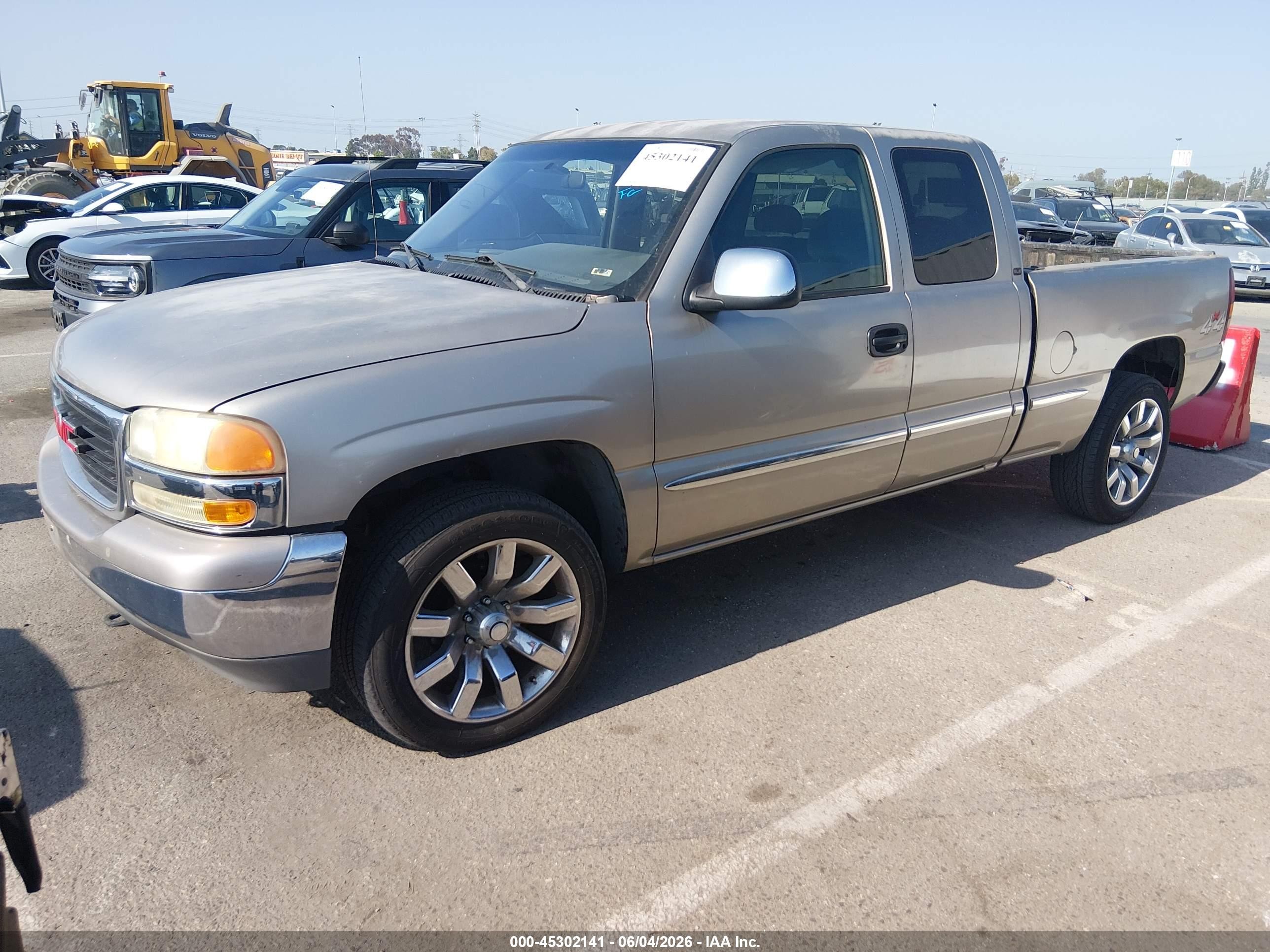 2001 GMC Sierra 1500 VIN 1GTEK19VX1E337722 IAAI salvage auction — Unknown, Salvage (California), sold $1,150 on 2026-07-02 (photo 2)