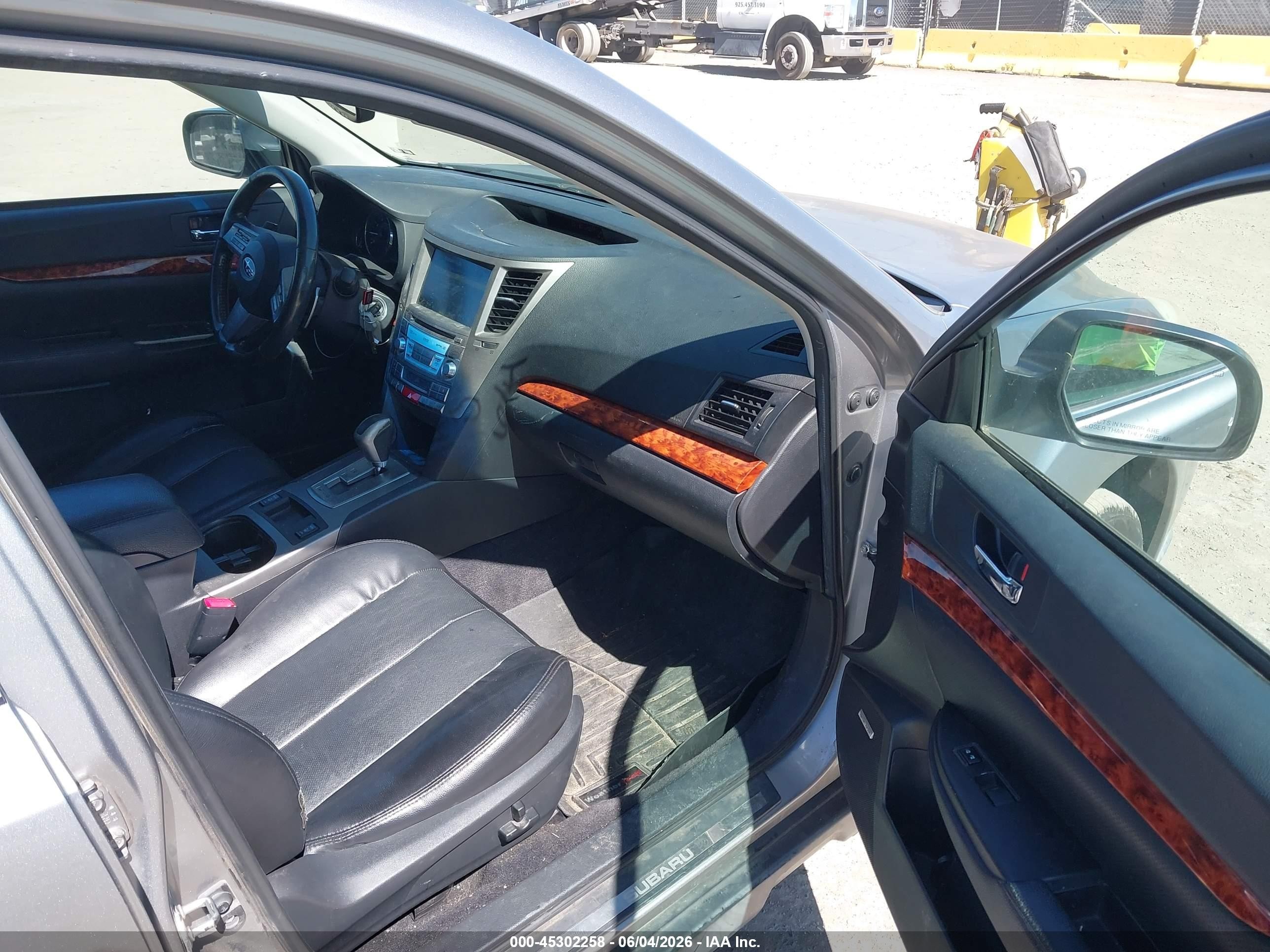 2010 Subaru Outback VIN 4S4BRDLC6A2383164 IAAI salvage auction — Normal Wear, App For Dup Clear (California), sold $375 on 2026-07-09 (photo 5)