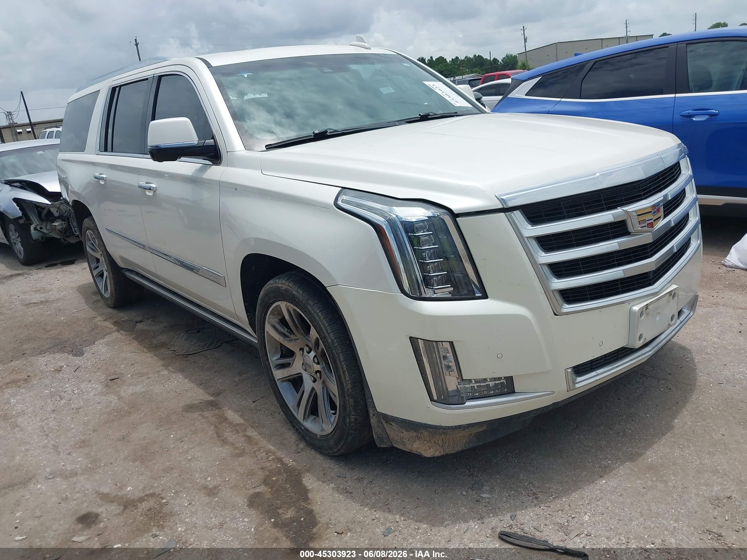 2015 Cadillac Escalade ESV VIN 1GYS4TKJ2FR655179 — IAAI salvage auction photo