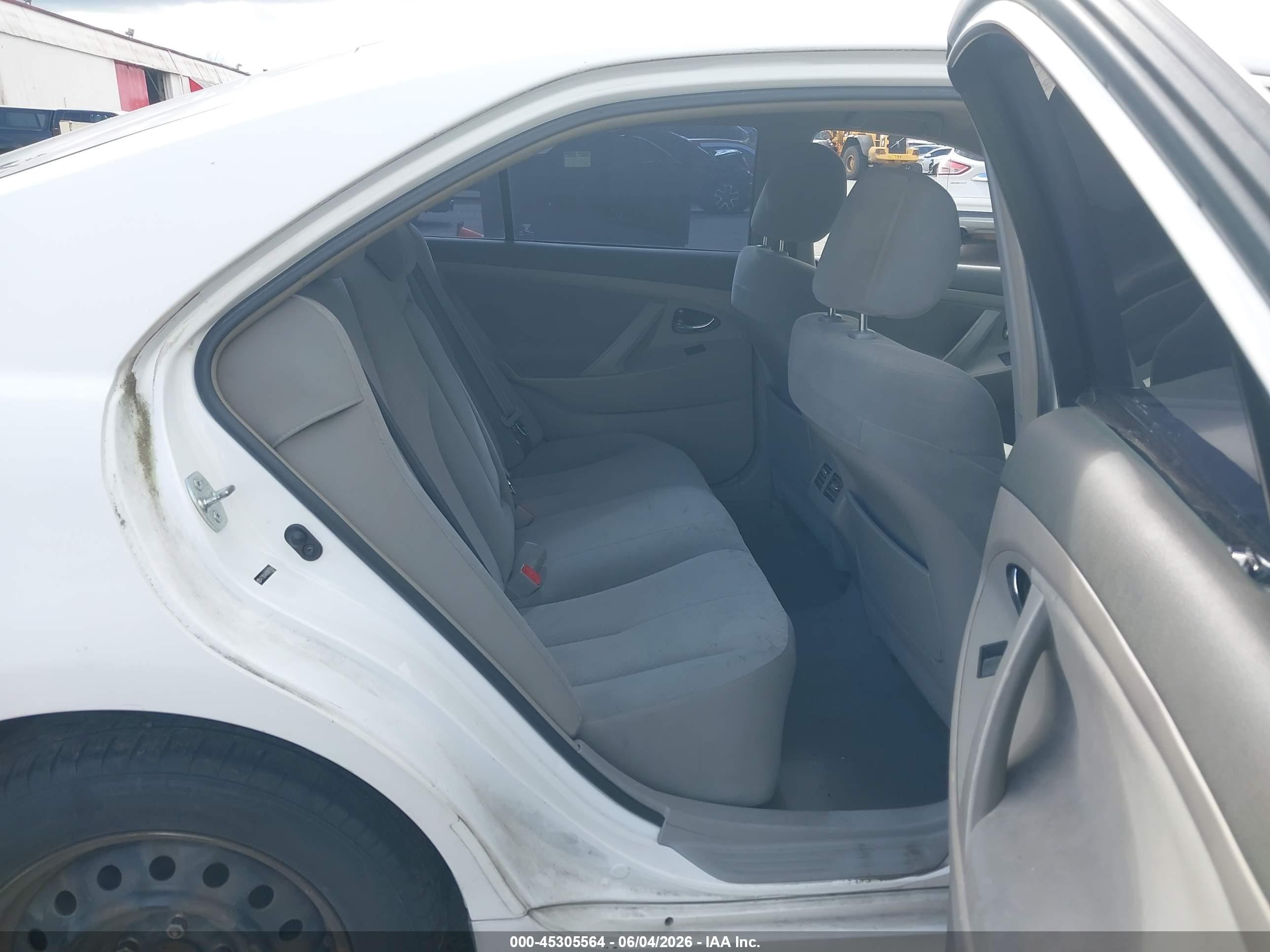 2009 Toyota Camry Hybrid VIN 4T1BB46K89U075694 IAAI salvage auction — Normal Wear, Clear-Dealer Only (Oregon), sold $225 on 2026-07-02 (photo 8)