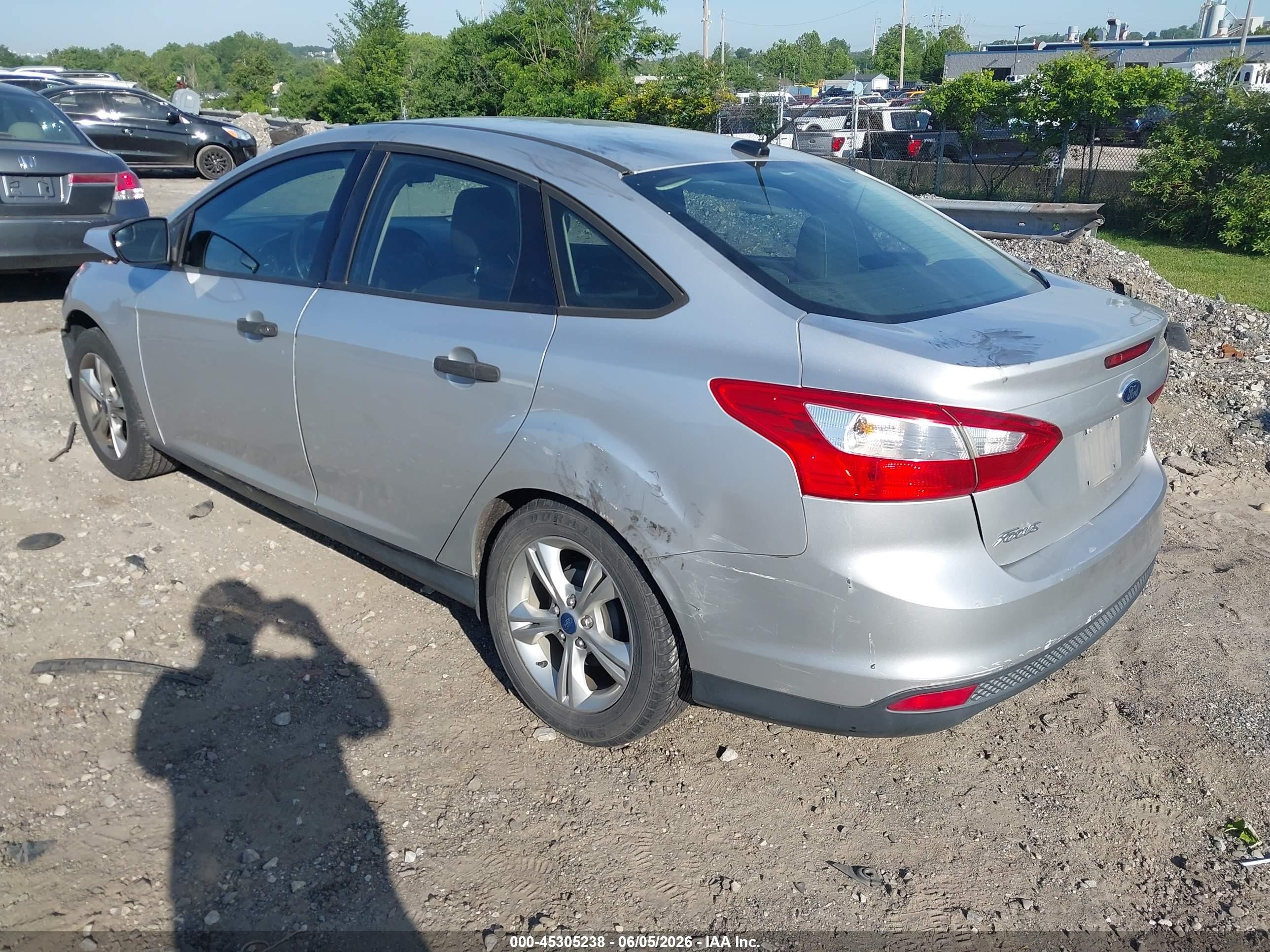 2013 Ford Focus VIN 1FADP3E26DL180636 IAAI salvage auction — Front End, Salvage (Pennsylvania), sold $350 on 2021-03-23 (photo 3)