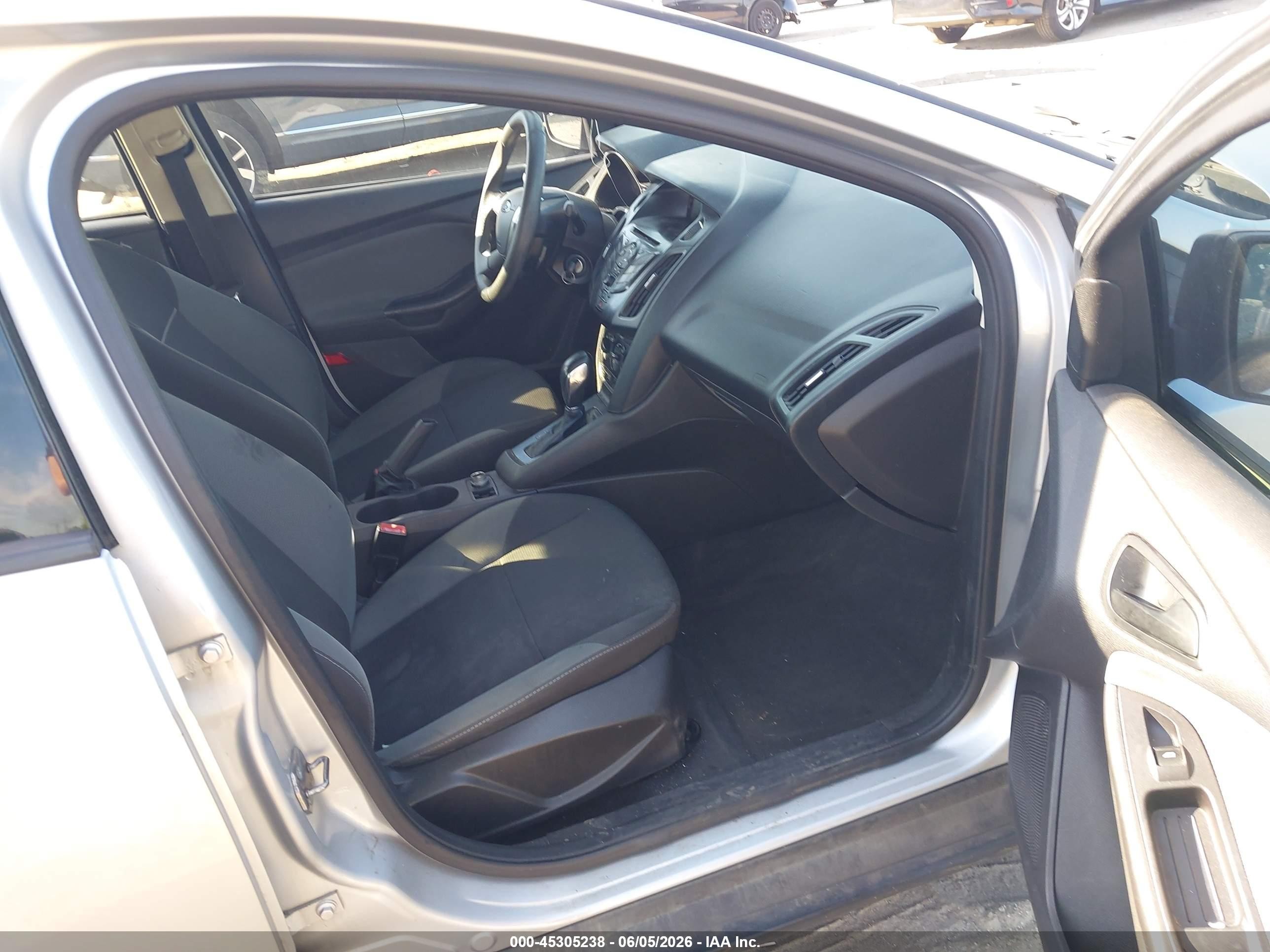 2013 Ford Focus VIN 1FADP3E26DL180636 IAAI salvage auction — Front End, Salvage (Pennsylvania), sold $350 on 2021-03-23 (photo 5)