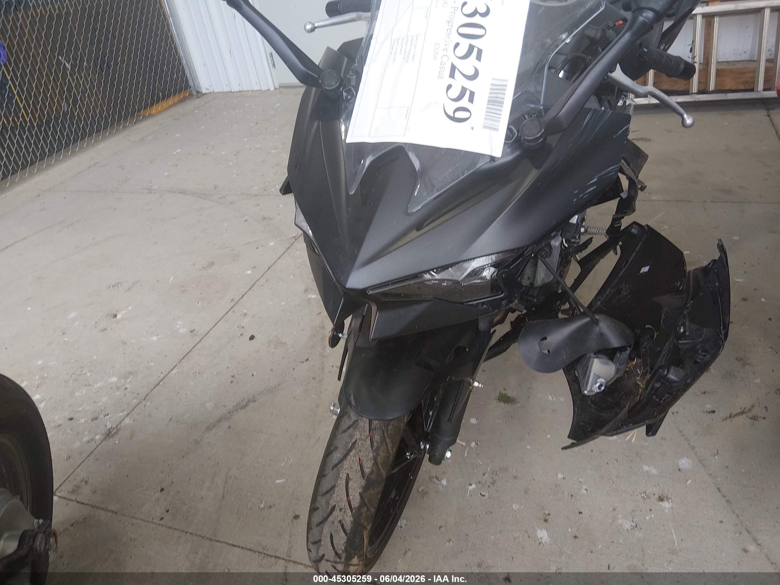 2026 Kawasaki Ninja VIN ML5EXGG17TDA92419 IAAI salvage auction — Side, Parts Only Bos (Minnesota), sold $400 on 2026-09-08 (photo 5)