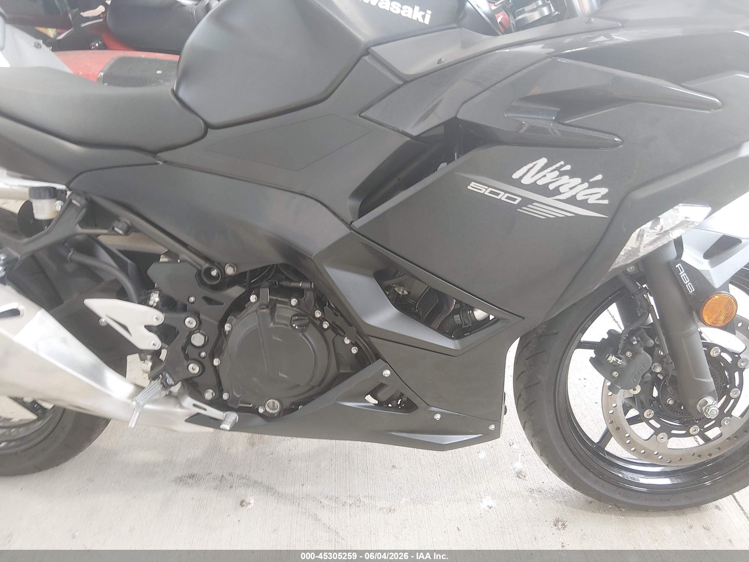 2026 Kawasaki Ninja VIN ML5EXGG17TDA92419 IAAI salvage auction — Side, Parts Only Bos (Minnesota), sold $400 on 2026-09-08 (photo 8)