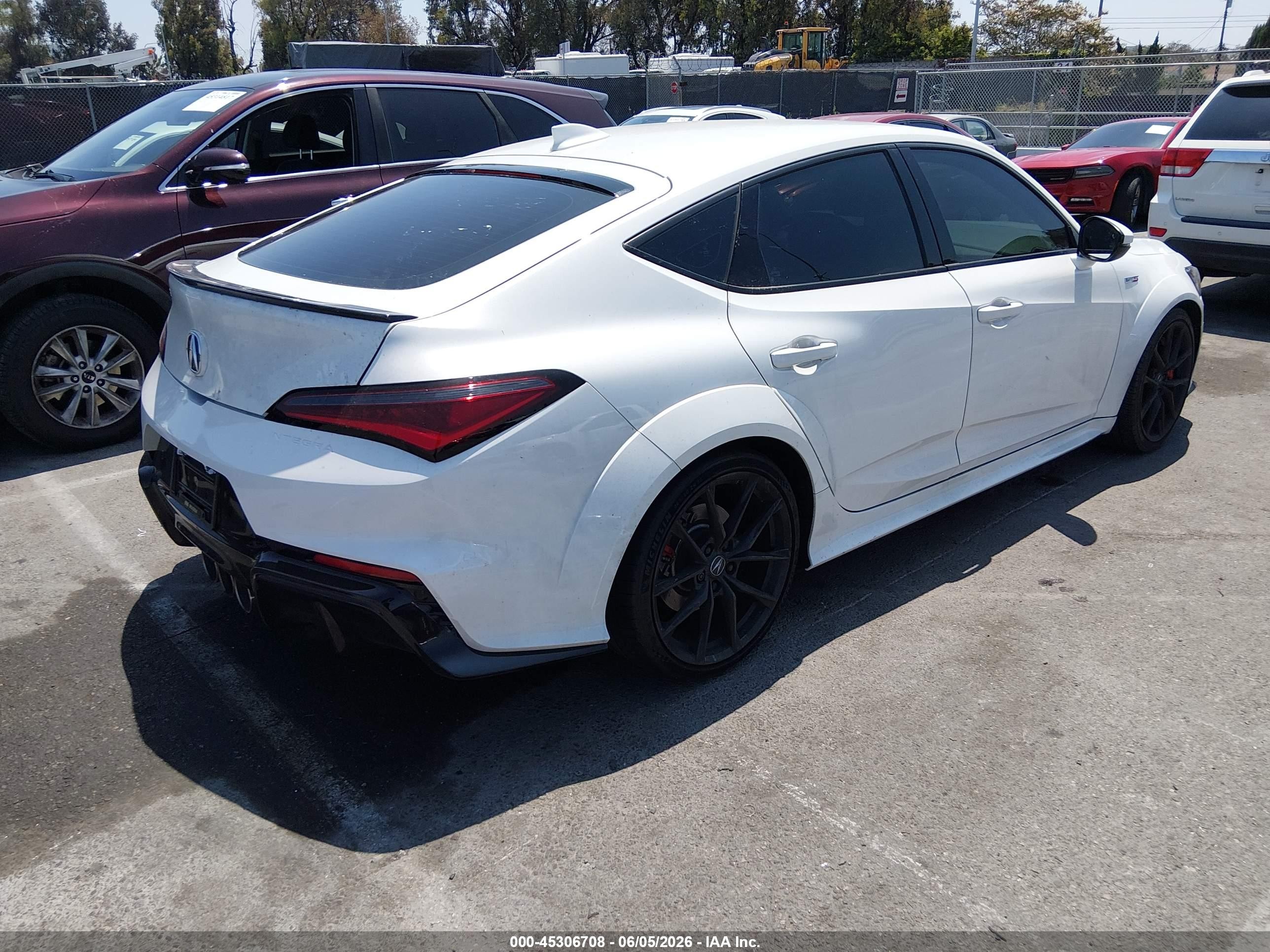 2026 Acura Integra VIN 19UDE5G98TA000378 IAAI salvage auction — Theft, Salvage (California), sold $28,250 on 2026-07-10 (photo 4)