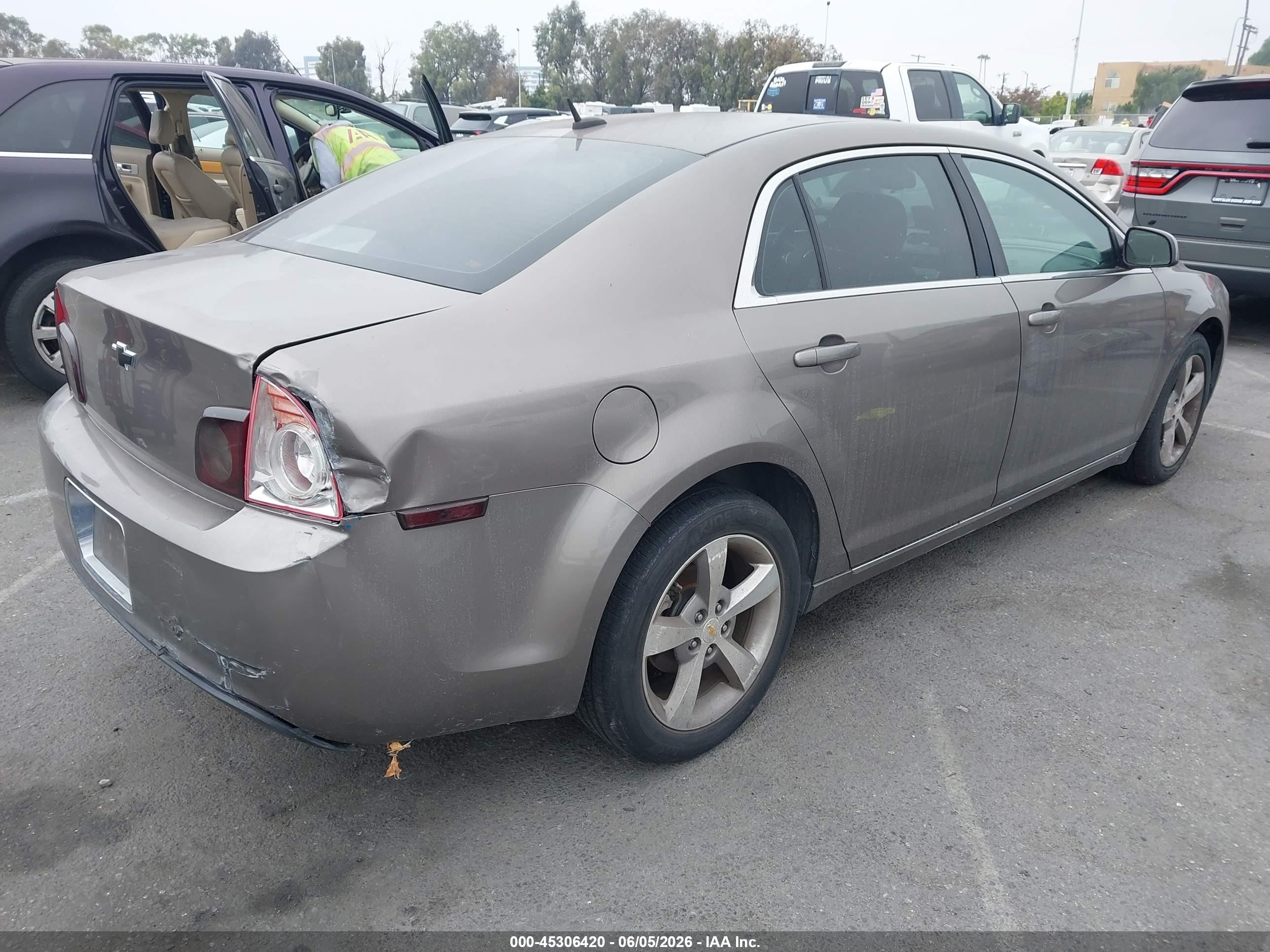 2011 Chevrolet Malibu VIN 1G1ZC5E13BF330110 IAAI salvage auction — Normal Wear, Salvage (California), sold $300 on 2026-07-09 (photo 4)
