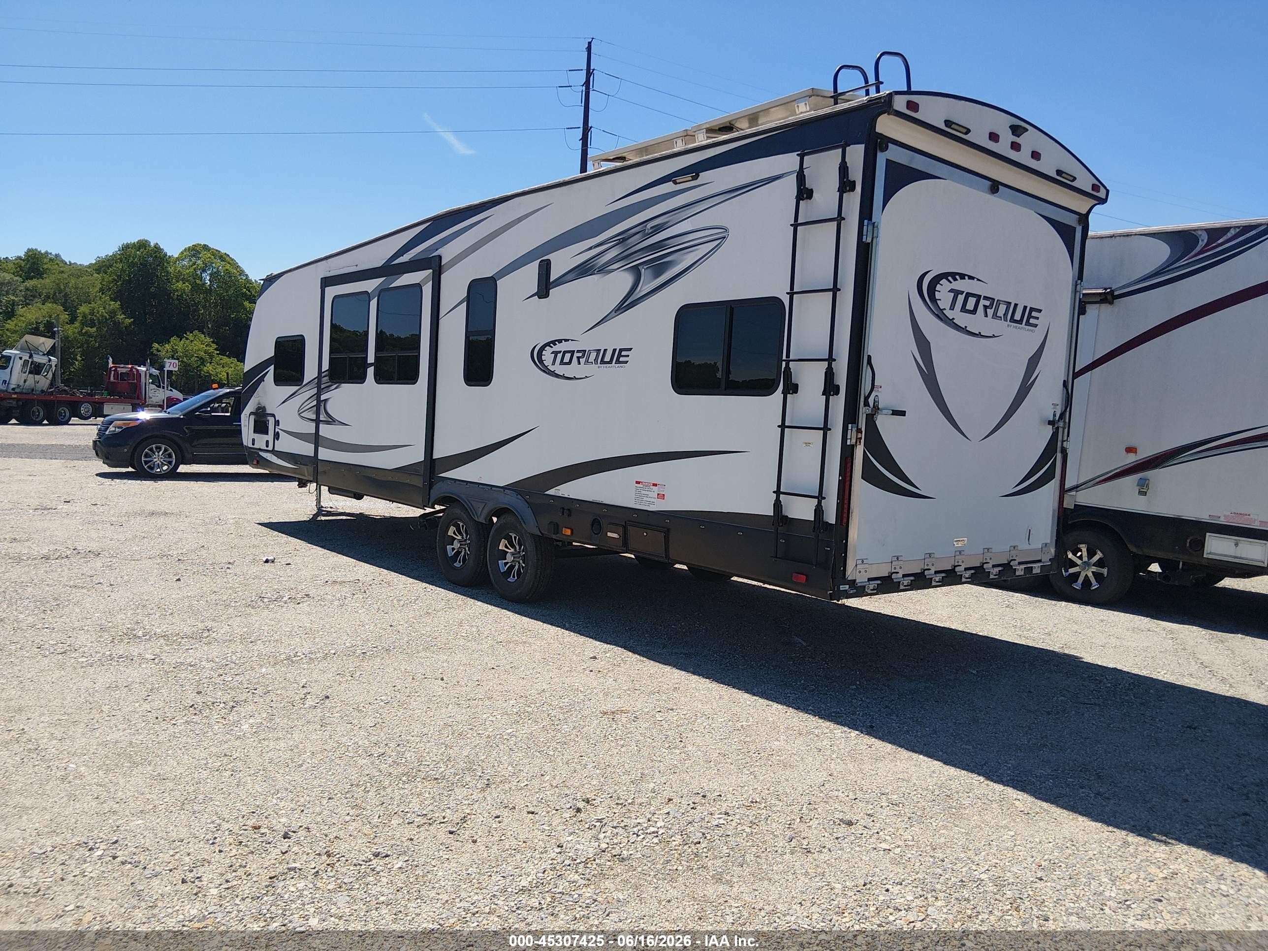 2017 Heartland Rv Torque VIN 5SFCB3425HE337487 IAAI salvage auction — Unknown, Salvage (West Virginia), sold $4,150 on 2026-09-19 (photo 3)