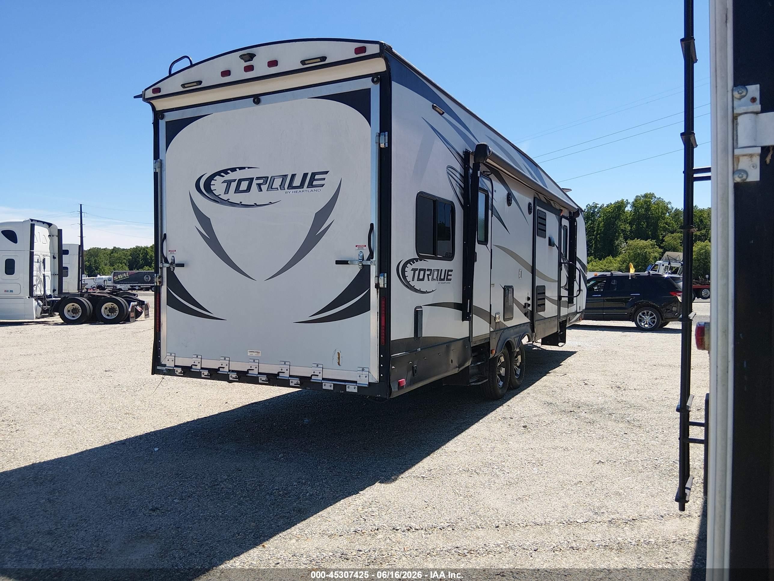 2017 Heartland Rv Torque VIN 5SFCB3425HE337487 IAAI salvage auction — Unknown, Salvage (West Virginia), sold $4,150 on 2026-09-19 (photo 4)