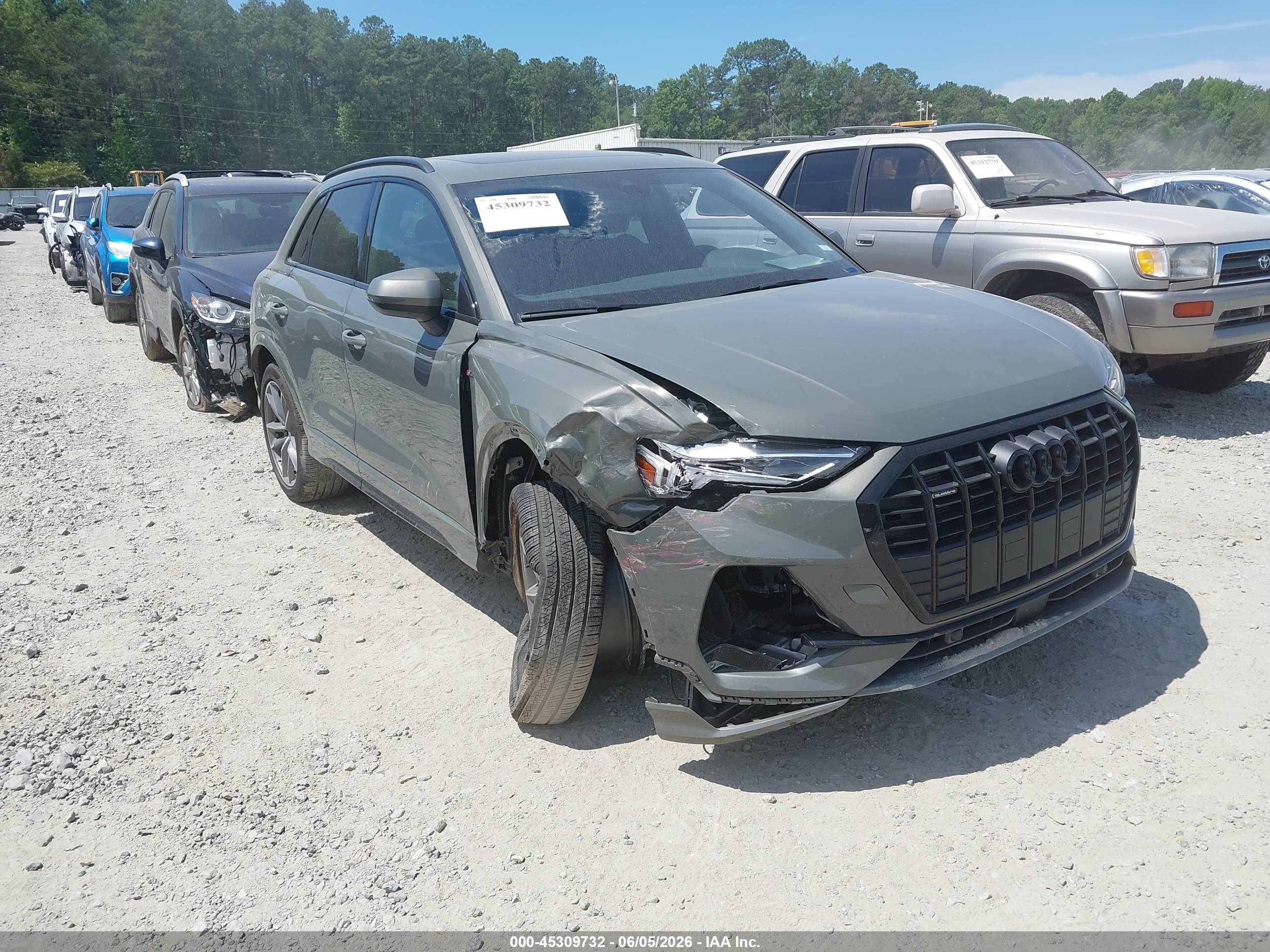 2025 Audi Q3 VIN WA1DECF35S1025747 — IAAI salvage auction photo