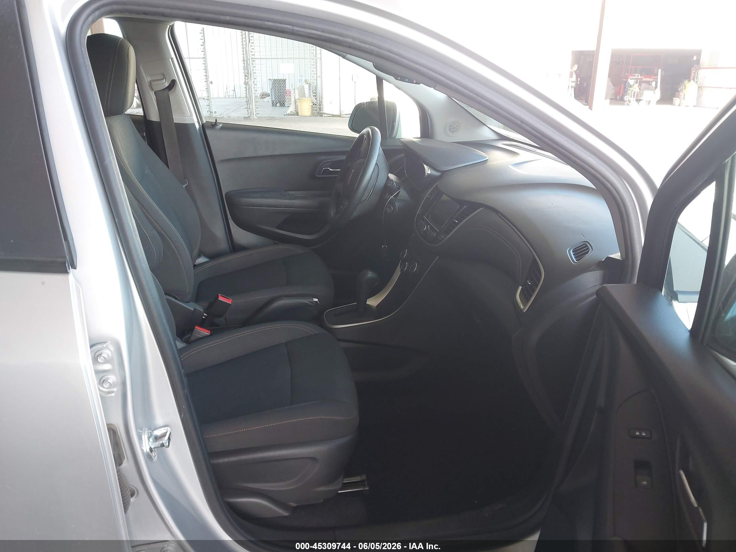 2018 Chevrolet Trax VIN KL7CJKSBXJB720686 IAAI salvage auction — Unknown, Salvage (California), sold $1,350 on 2026-07-09 (photo 5)