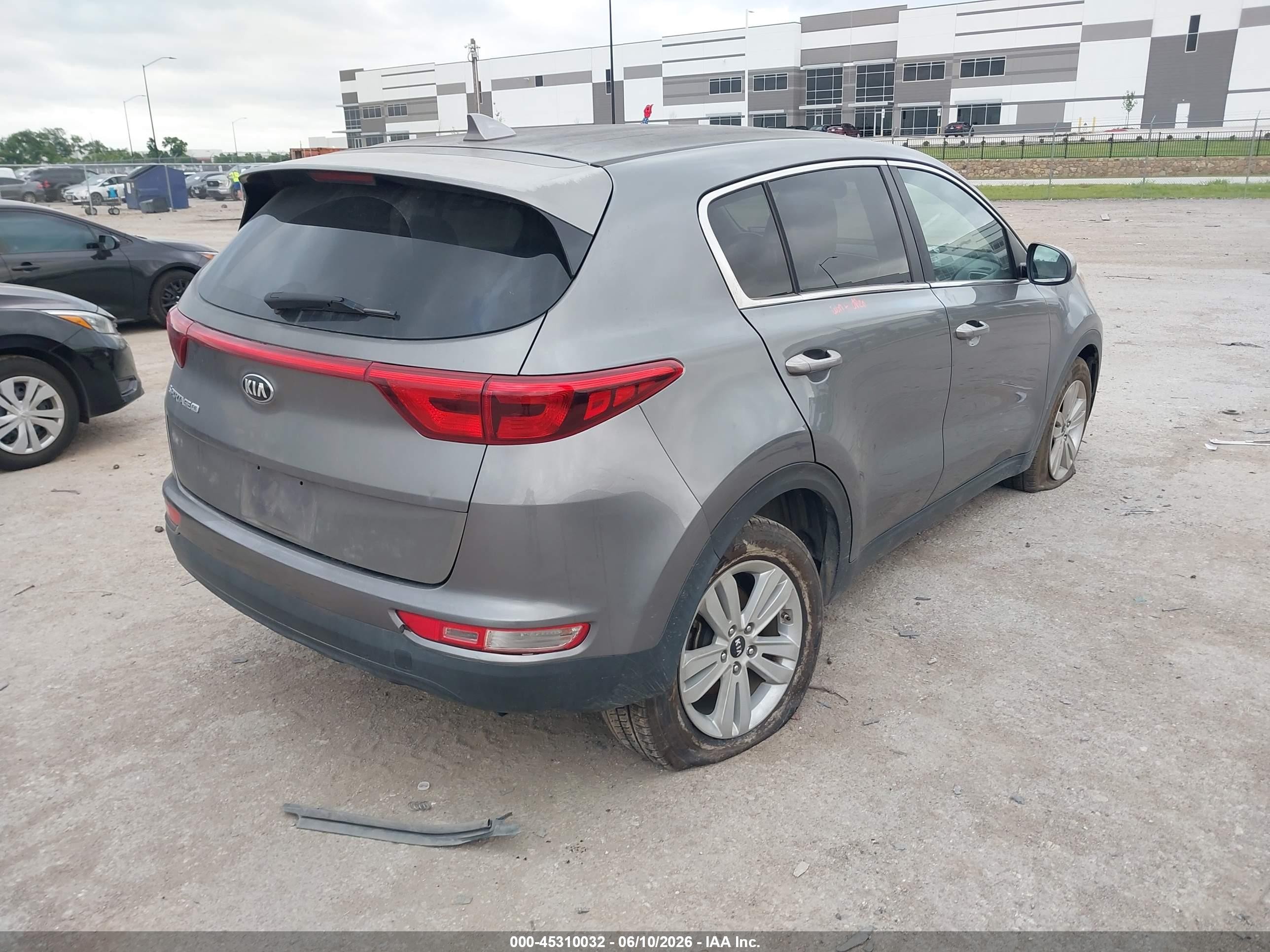 2017 Kia Sportage VIN KNDPM3AC4H7160480 IAAI salvage auction — Side, Original (Texas), sold $1,900 on 2026-07-10 (photo 4)