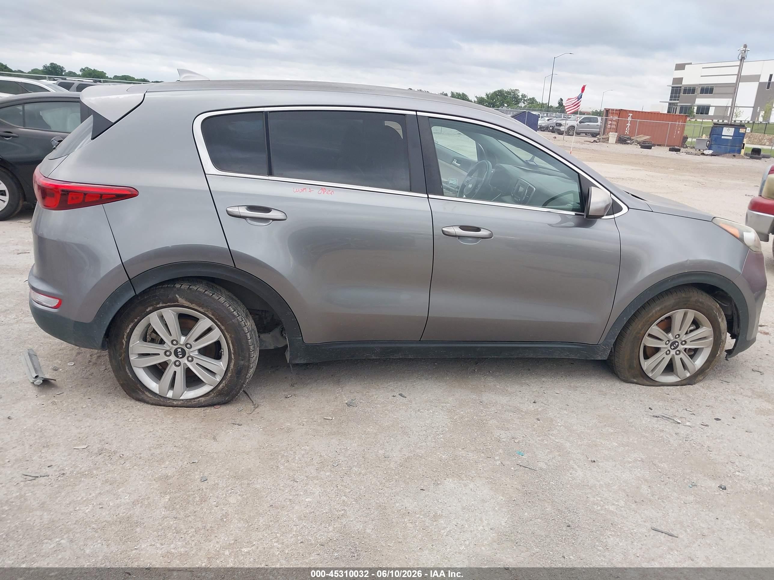 2017 Kia Sportage VIN KNDPM3AC4H7160480 IAAI salvage auction — Side, Original (Texas), sold $1,900 on 2026-07-10 (photo 6)