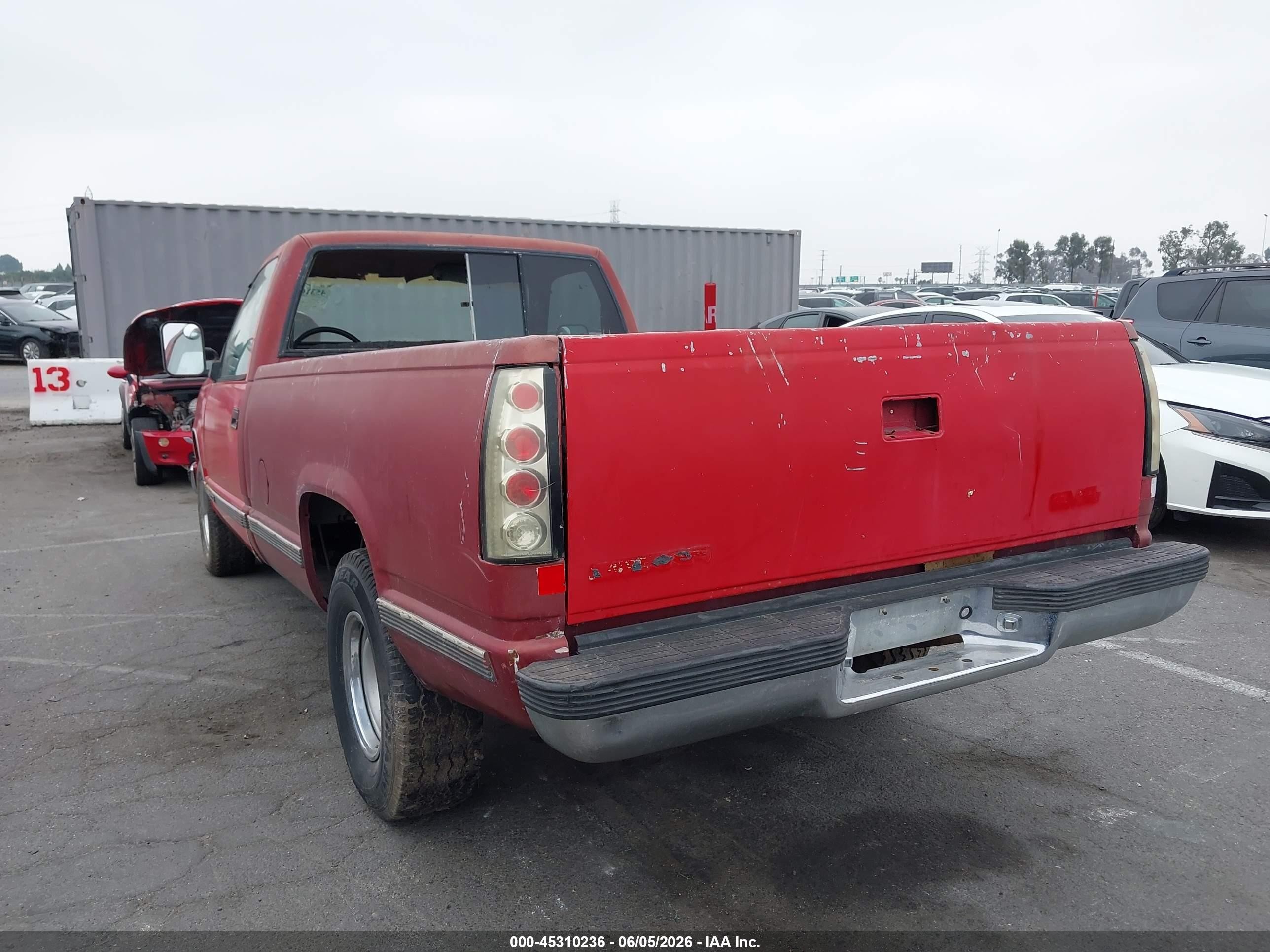 1989 Chevrolet GMT VIN 1GCDC14K0KZ285520 IAAI salvage auction — Normal Wear, Salvage Title - Dealer (California), sold $225 on 2026-07-02 (photo 3)