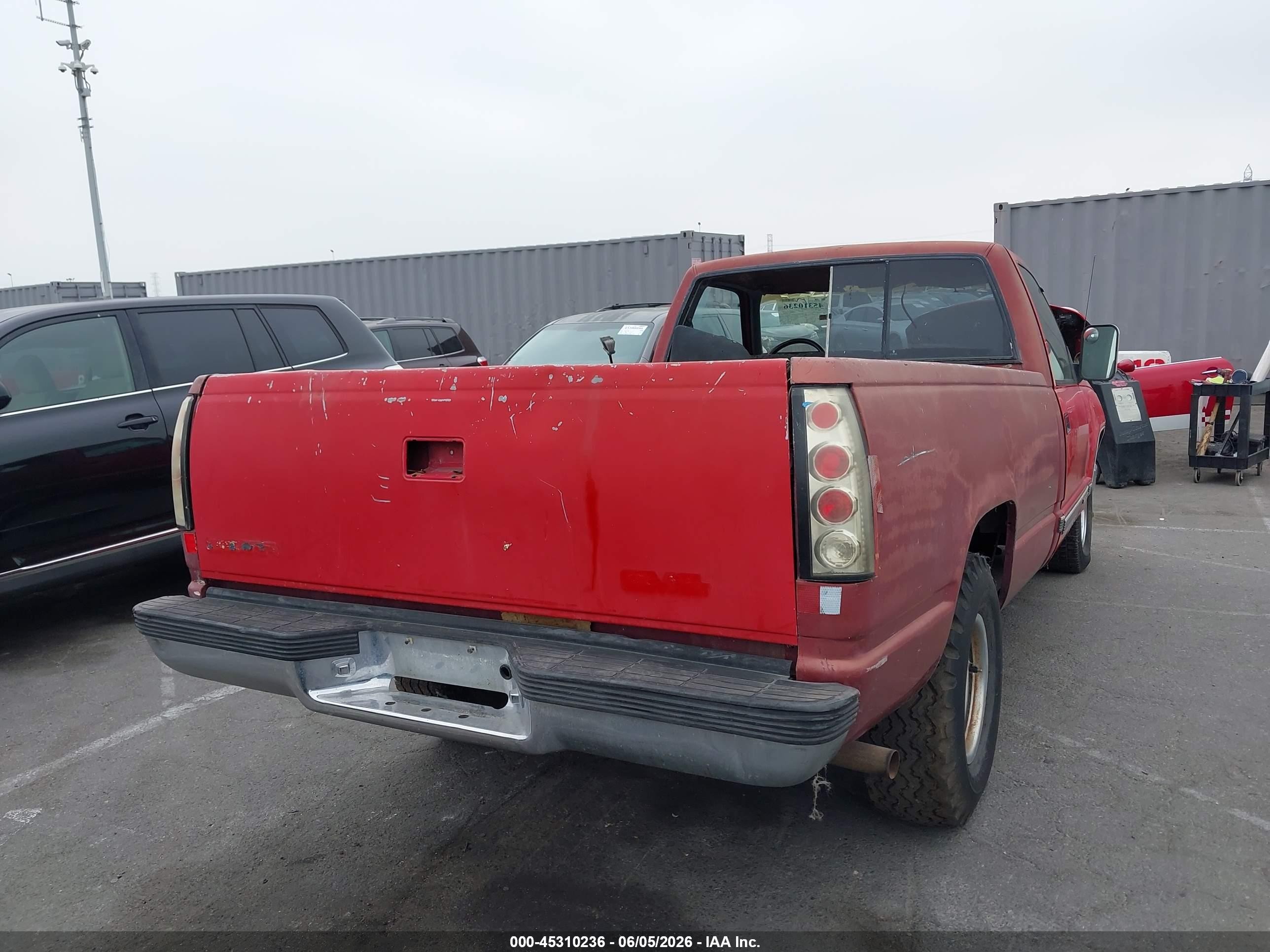 1989 Chevrolet GMT VIN 1GCDC14K0KZ285520 IAAI salvage auction — Normal Wear, Salvage Title - Dealer (California), sold $225 on 2026-07-02 (photo 4)