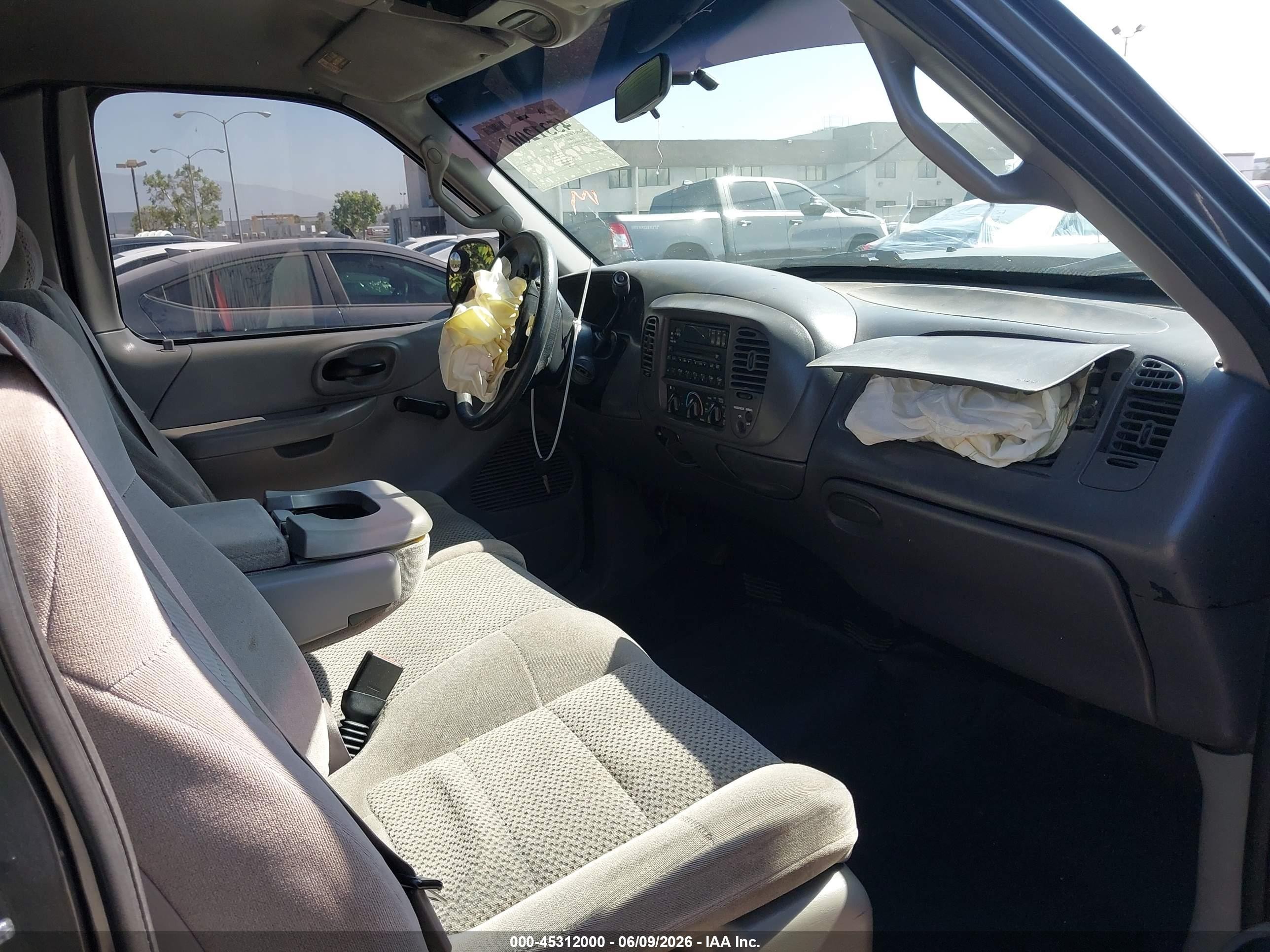 2002 Ford F-150 VIN 1FTRX17W82NA76154 IAAI salvage auction — Front End, Salvage (California), sold $675 on 2026-07-10 (photo 5)