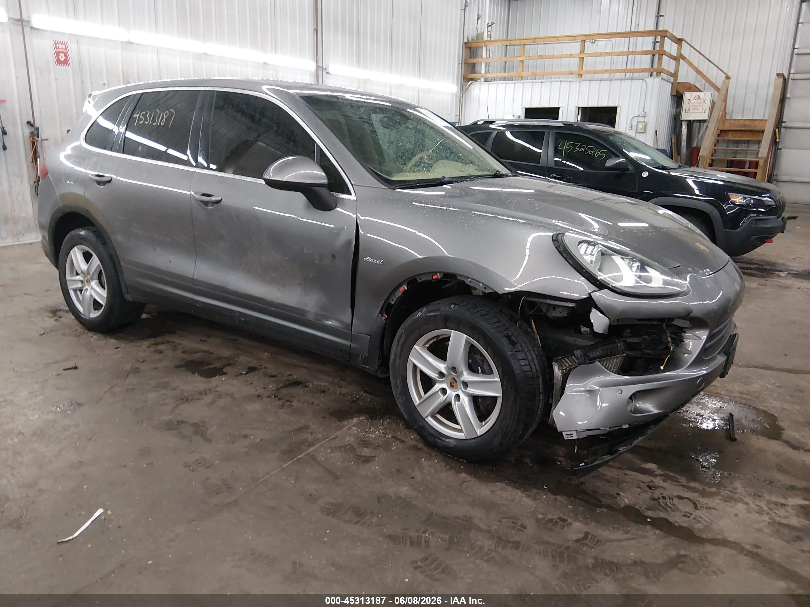 2013 Porsche Cayenne VIN WP1AF2A25DLA42360 IAAI salvage auction — Unknown, Salvage (Ohio), sold $2,650 on 2026-09-25 (photo 1)