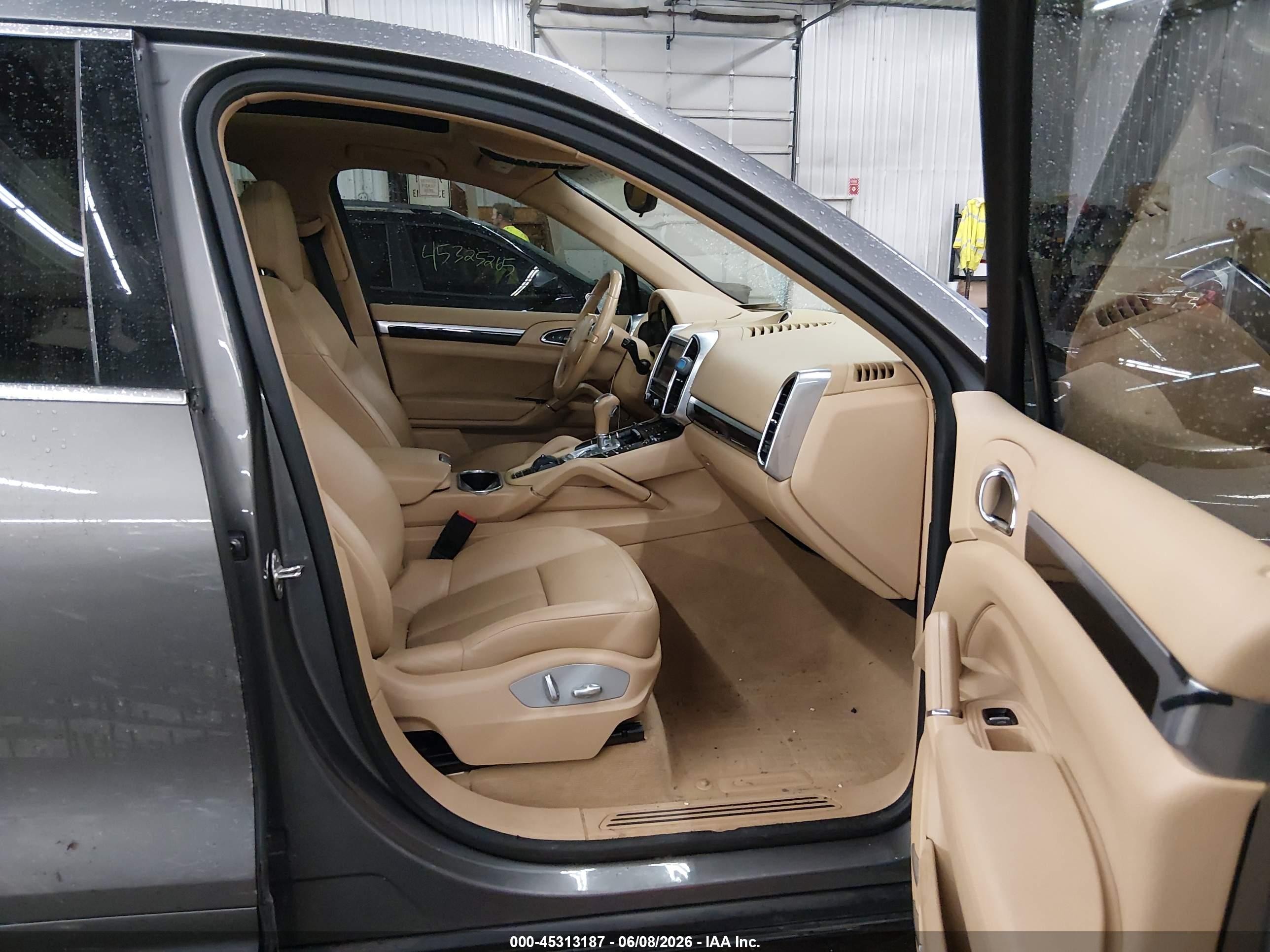 2013 Porsche Cayenne VIN WP1AF2A25DLA42360 IAAI salvage auction — Unknown, Salvage (Ohio), sold $2,650 on 2026-09-25 (photo 5)