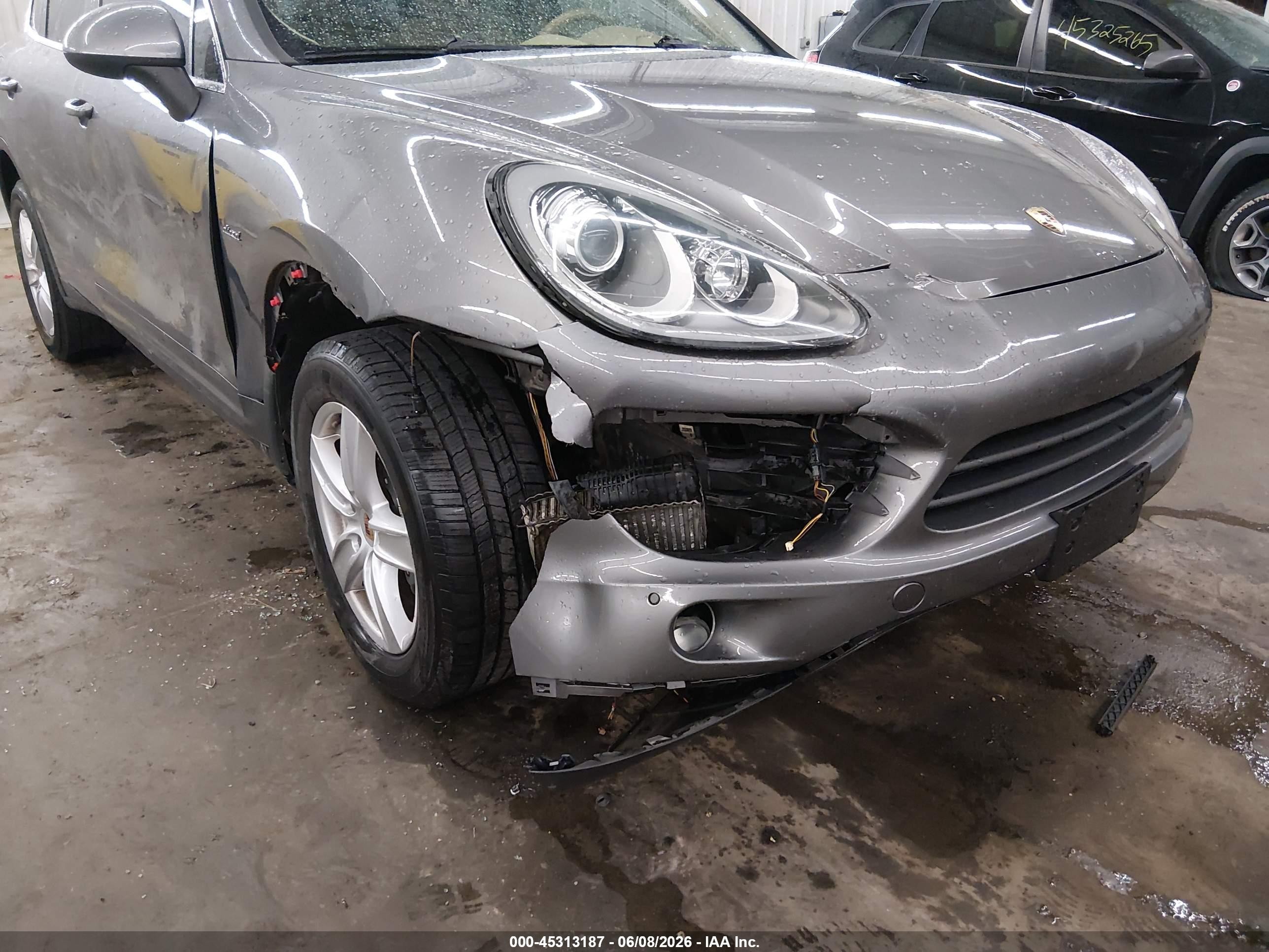 2013 Porsche Cayenne VIN WP1AF2A25DLA42360 IAAI salvage auction — Unknown, Salvage (Ohio), sold $2,650 on 2026-09-25 (photo 6)