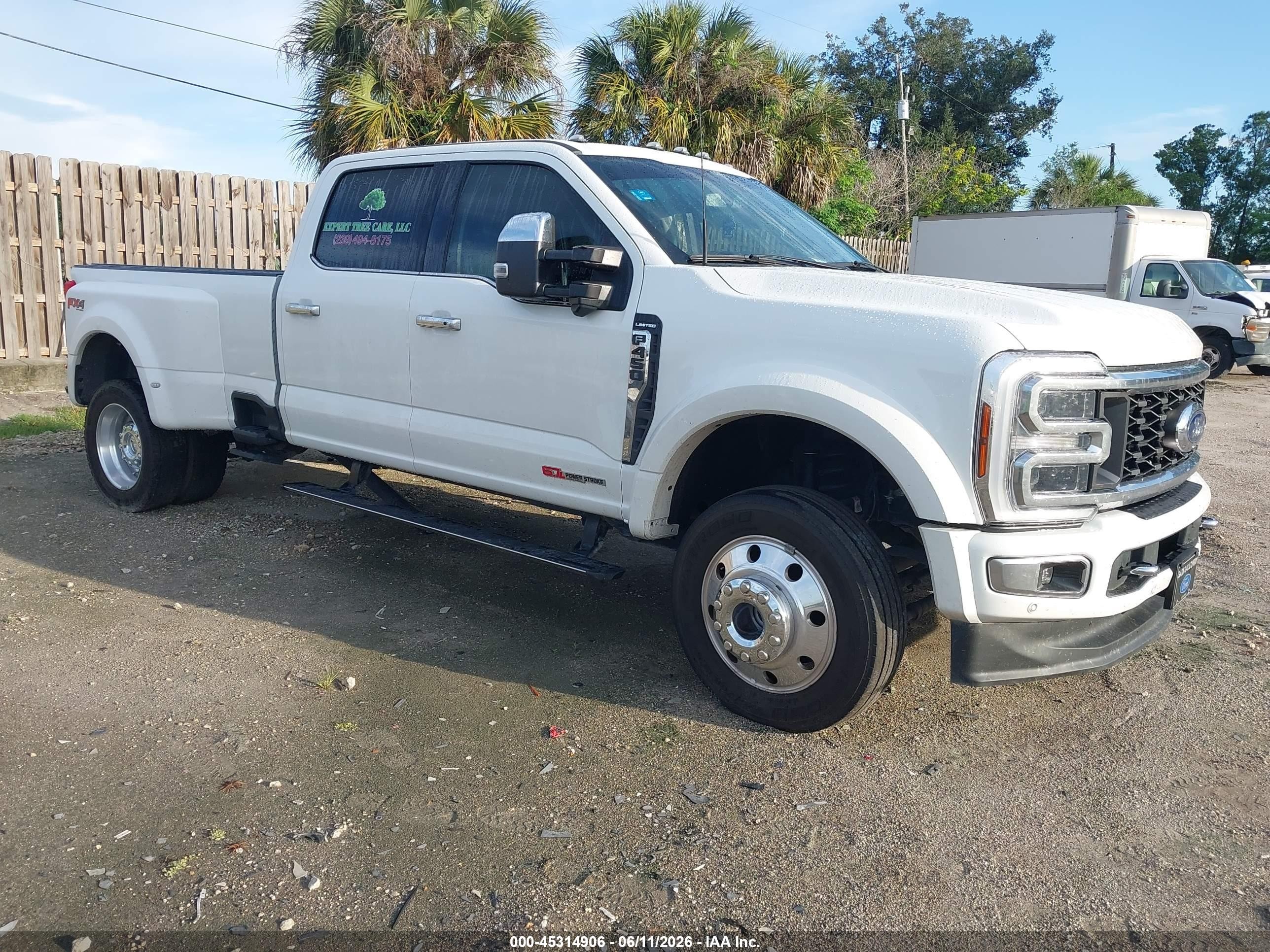 2024 Ford F-450 VIN 1FT8W4DMXREE05966 — IAAI salvage auction photo