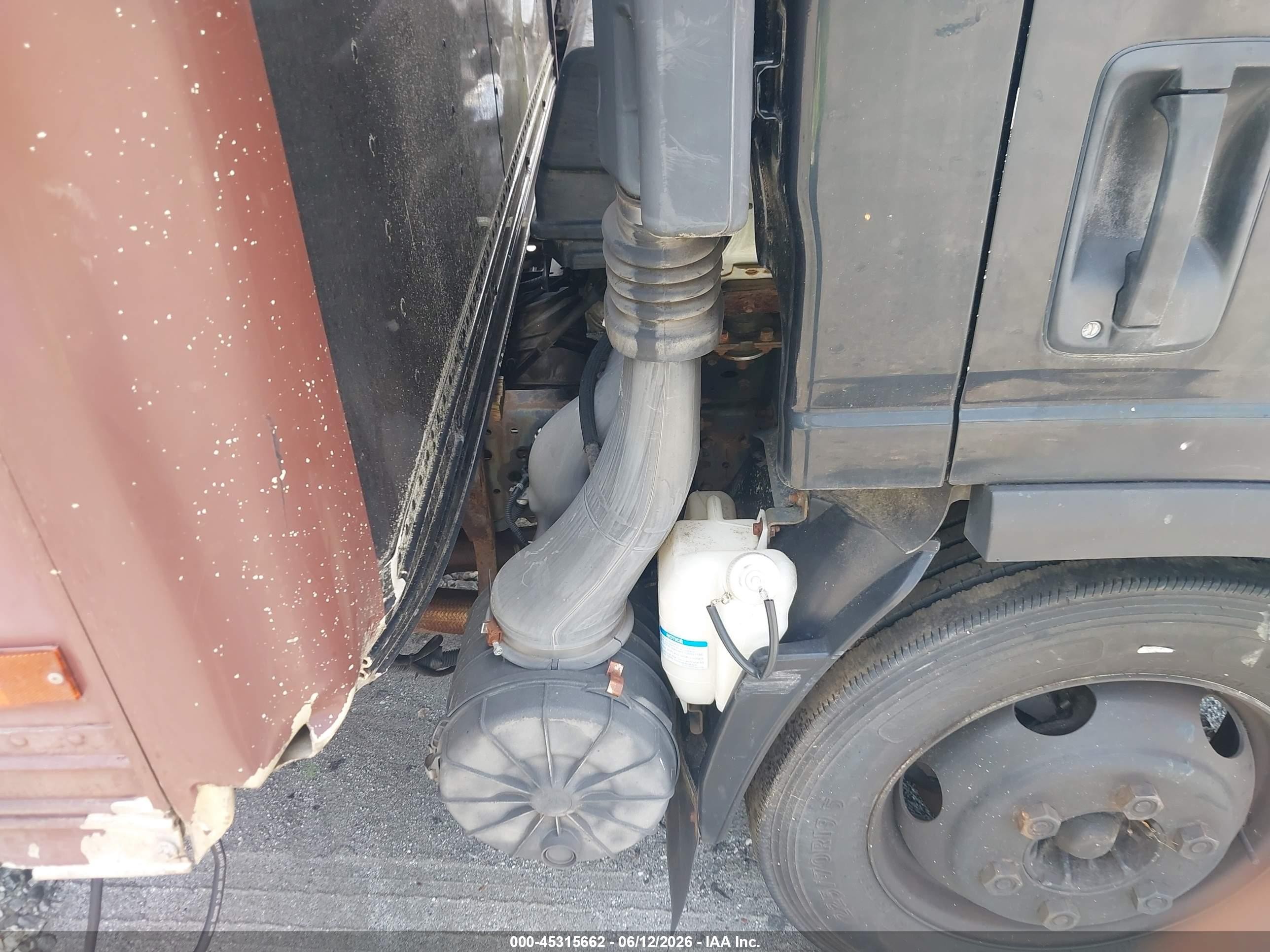 2015 Isuzu Npr hd VIN 54DC4W1B0FS801055 IAAI salvage auction — Normal Wear, Clear (Georgia), sold $2,400 on 2026-08-26 (photo 9)