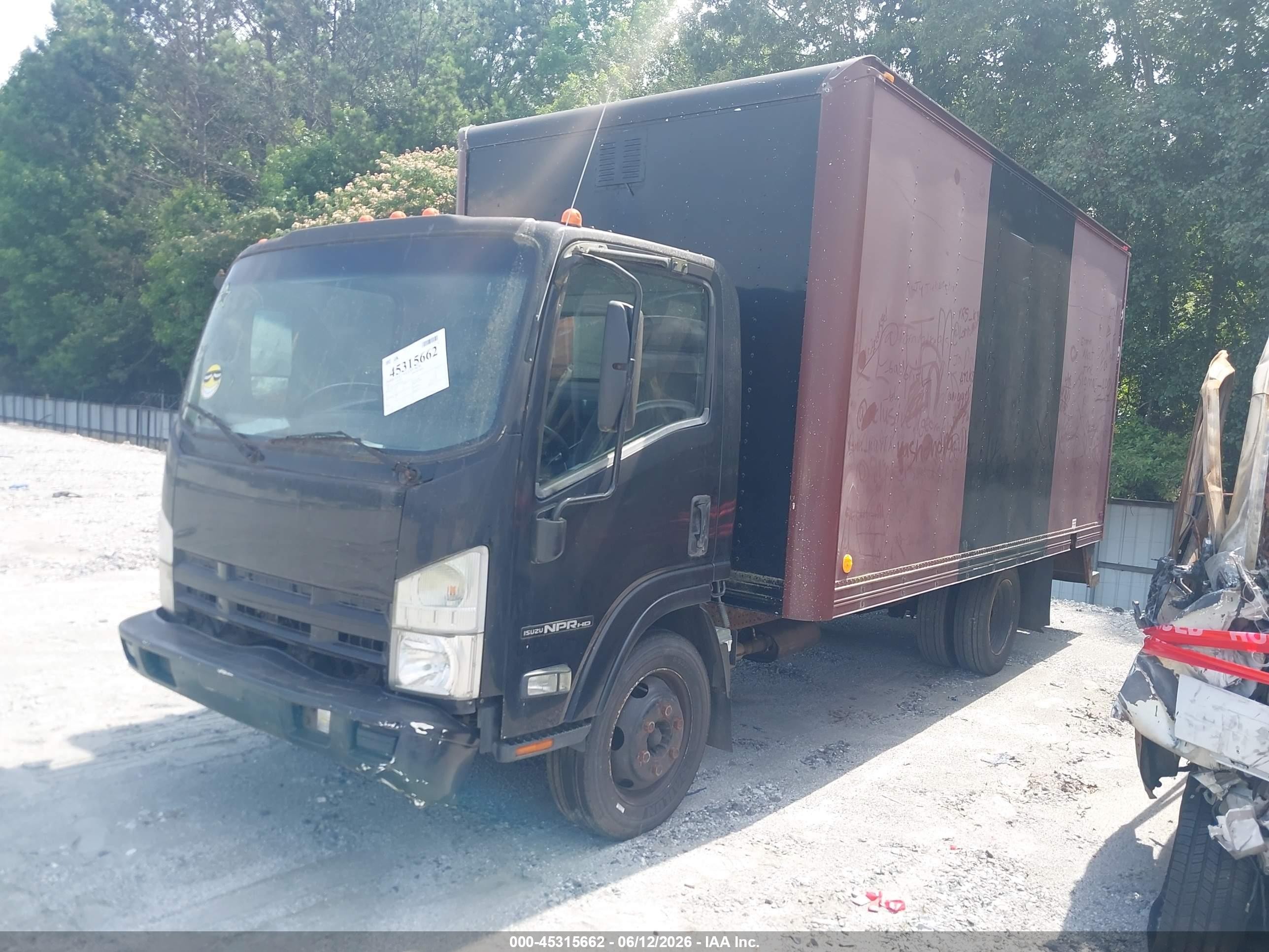 2015 Isuzu Npr hd VIN 54DC4W1B0FS801055 IAAI salvage auction — Normal Wear, Clear (Georgia), sold $2,400 on 2026-08-26 (photo 2)