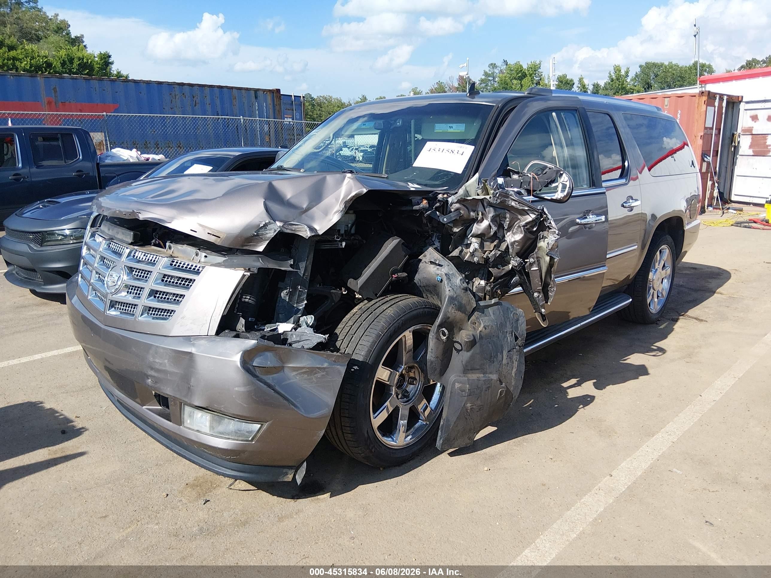 2012 Cadillac Escalade VIN 1GYS4HEF4CR184698 IAAI salvage auction — Unknown, Salvage (Mississippi), sold $1,050 on 2026-09-05 (photo 2)