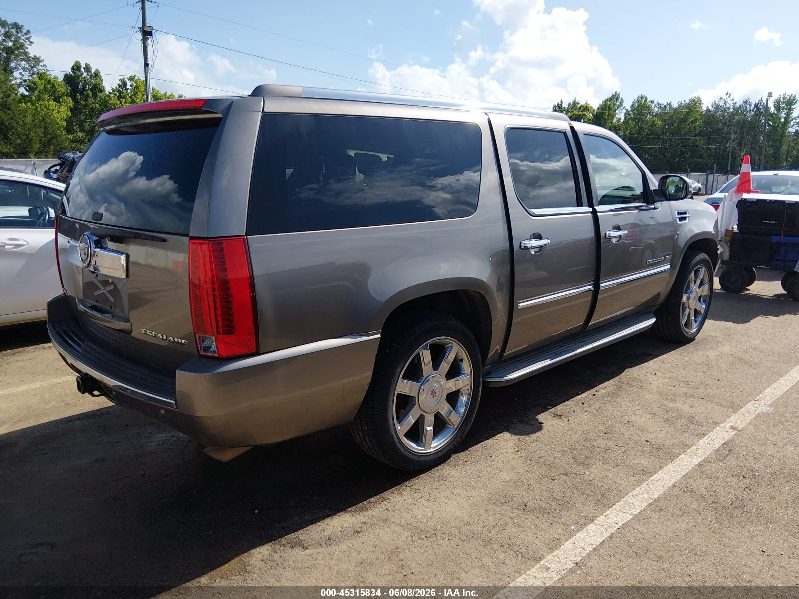 2012 Cadillac Escalade VIN 1GYS4HEF4CR184698 IAAI salvage auction — Unknown, Salvage (Mississippi), sold $1,050 on 2026-09-05 (photo 4)