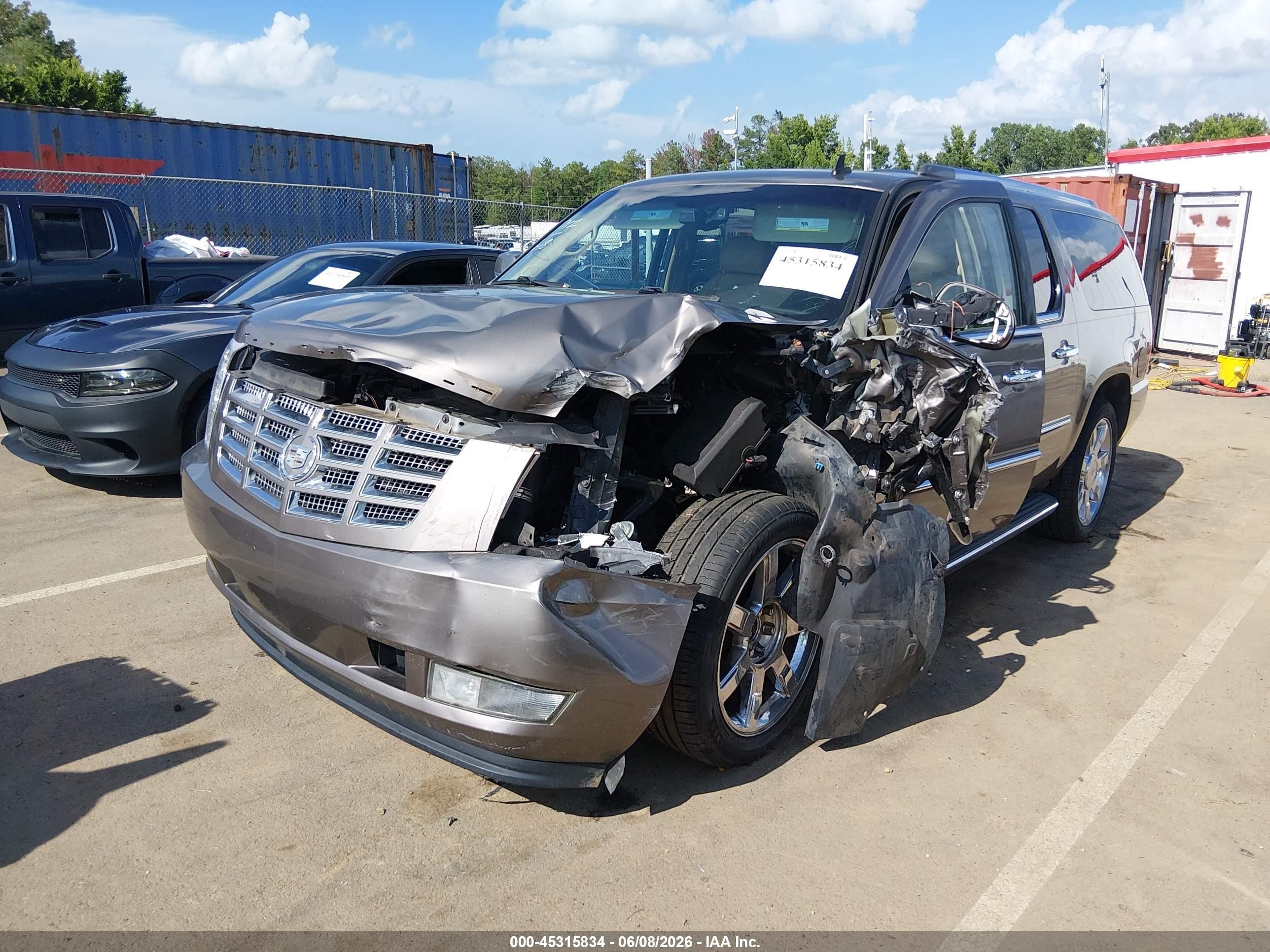 2012 Cadillac Escalade VIN 1GYS4HEF4CR184698 IAAI salvage auction — Unknown, Salvage (Mississippi), sold $1,050 on 2026-09-05 (photo 6)