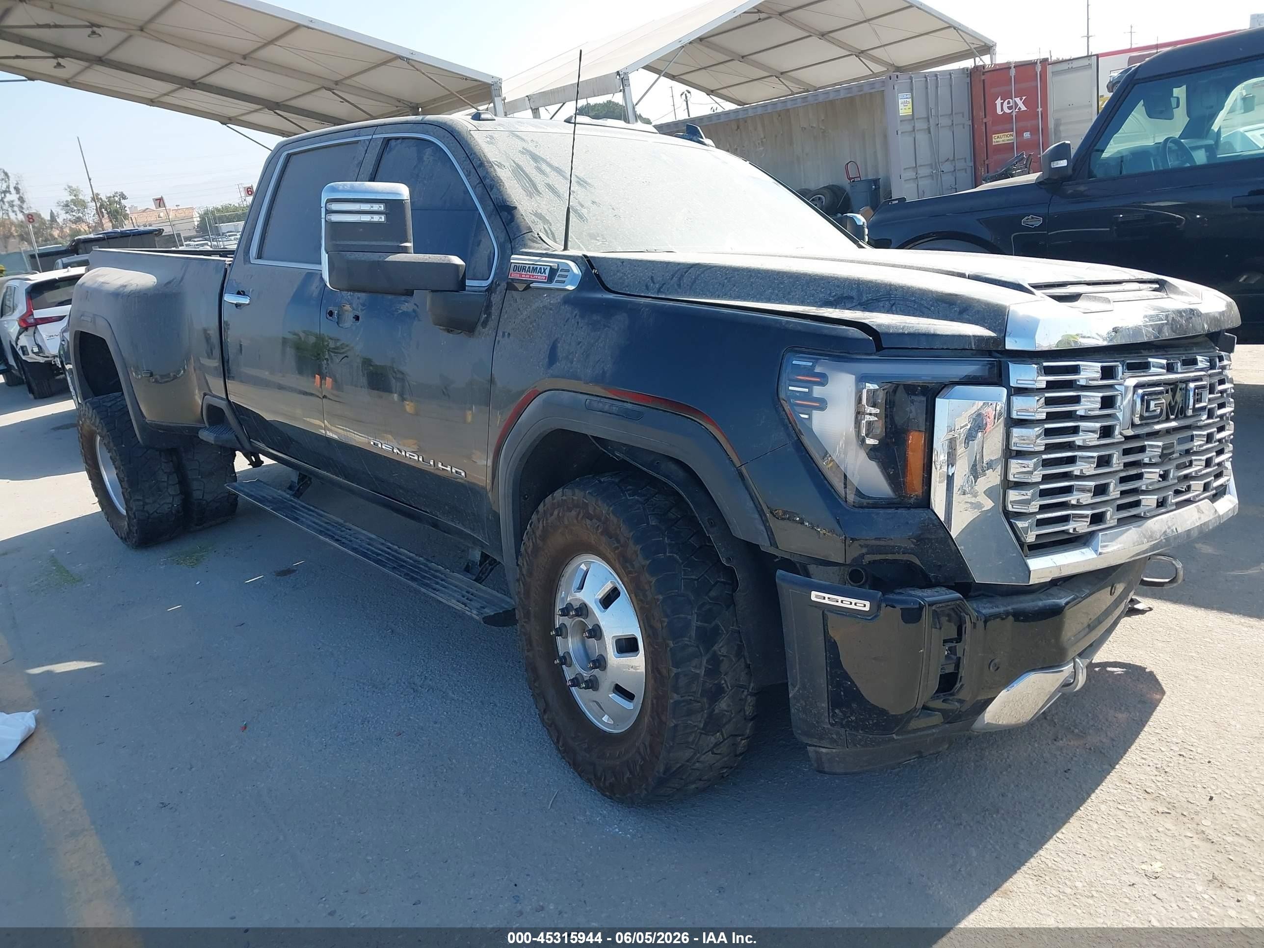 2025 GMC Sierra 3500 HD VIN 1GT4UWEY3SF131396 — IAAI salvage auction photo