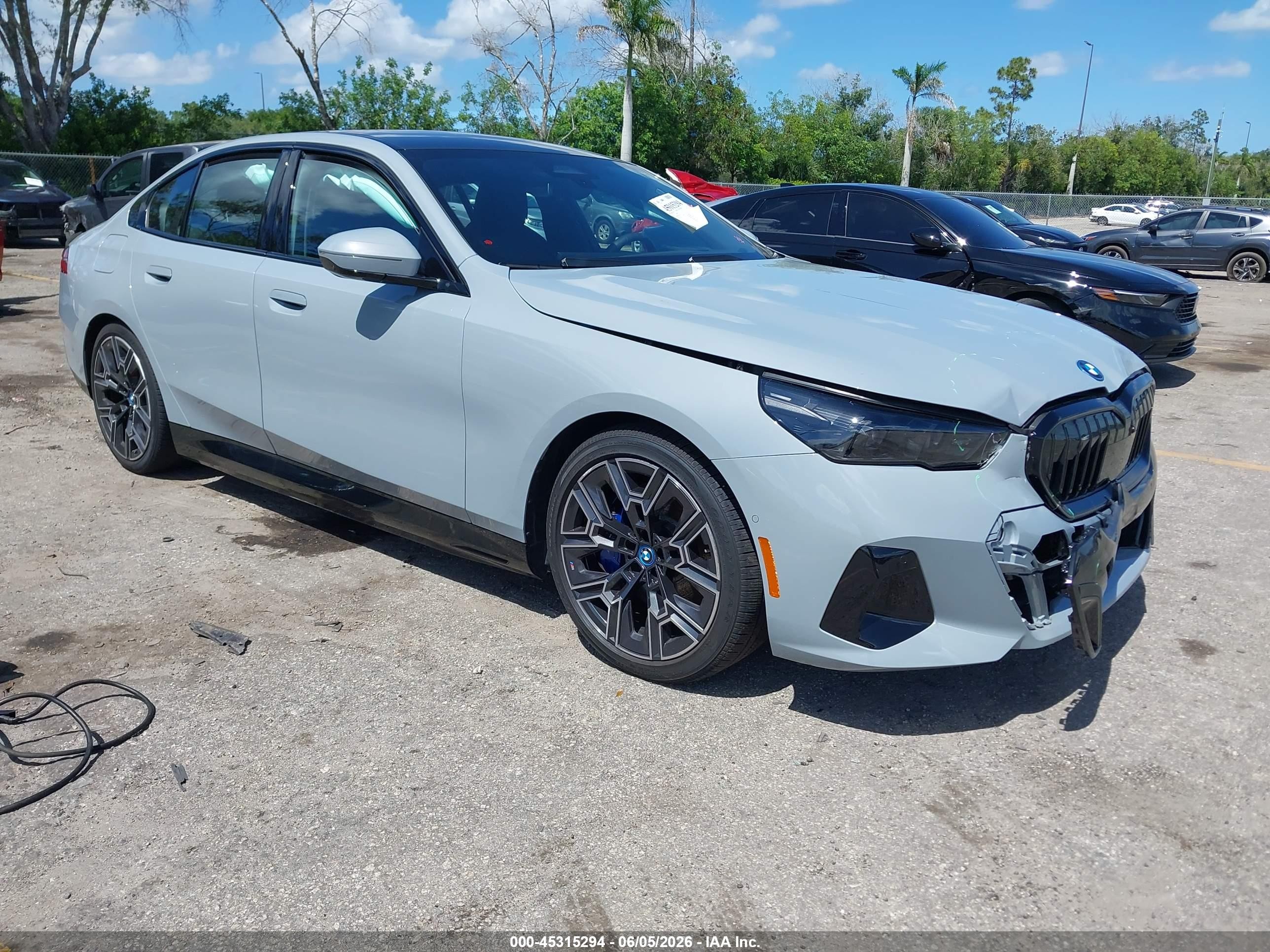 2024 BMW i5 VIN WBY33FK05RCR50157 — IAAI salvage auction photo
