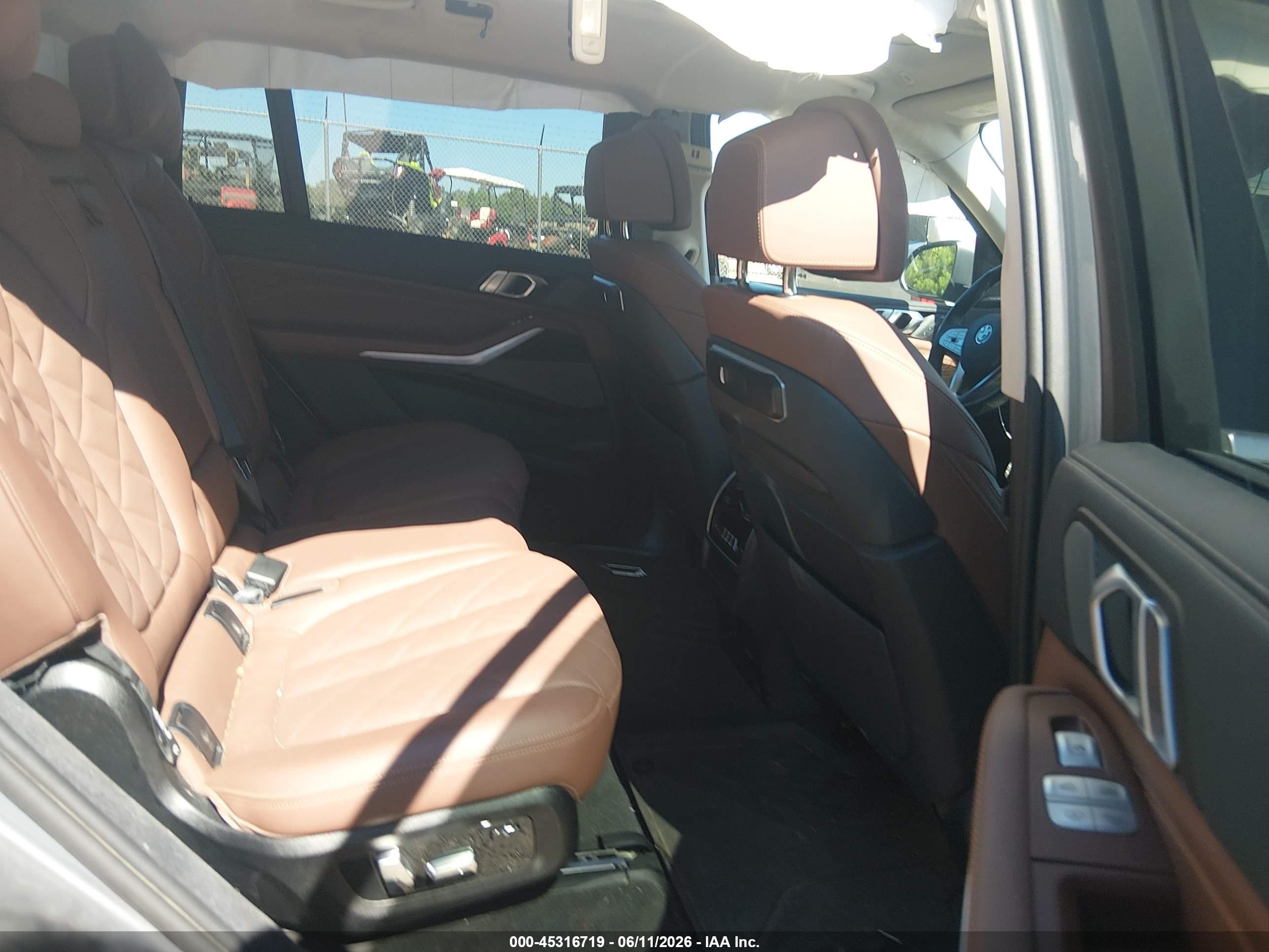 2025 BMW X7 VIN 5UX23EM05S9Z50682 IAAI salvage auction — Front End, Salvage (Mississippi), sold $43,750 on 2026-07-08 (photo 8)