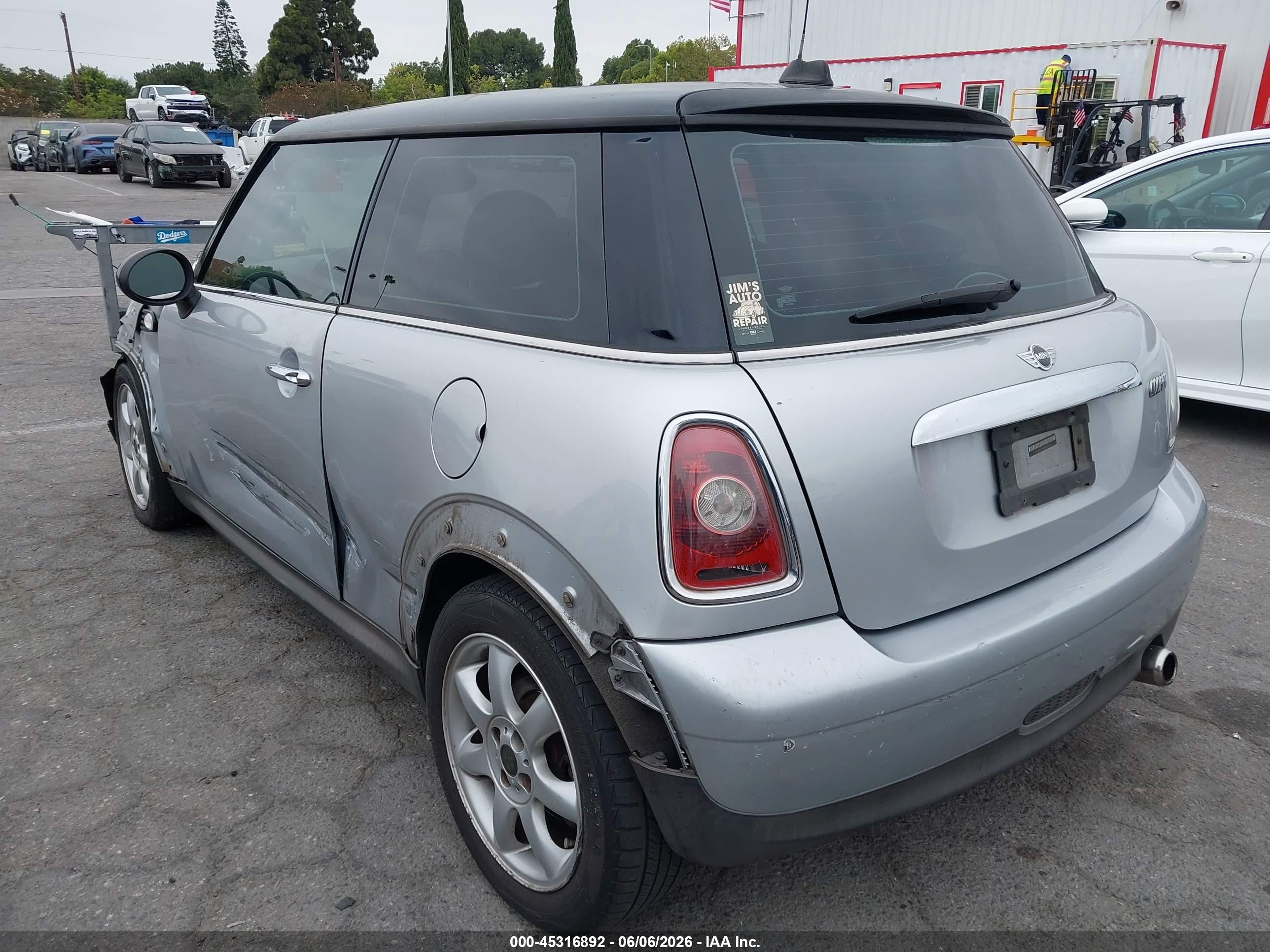 2009 Mini Cooper VIN WMWMF33589TW72518 IAAI salvage auction — Side, Salvage (California), sold $600 on 2026-07-08 (photo 3)