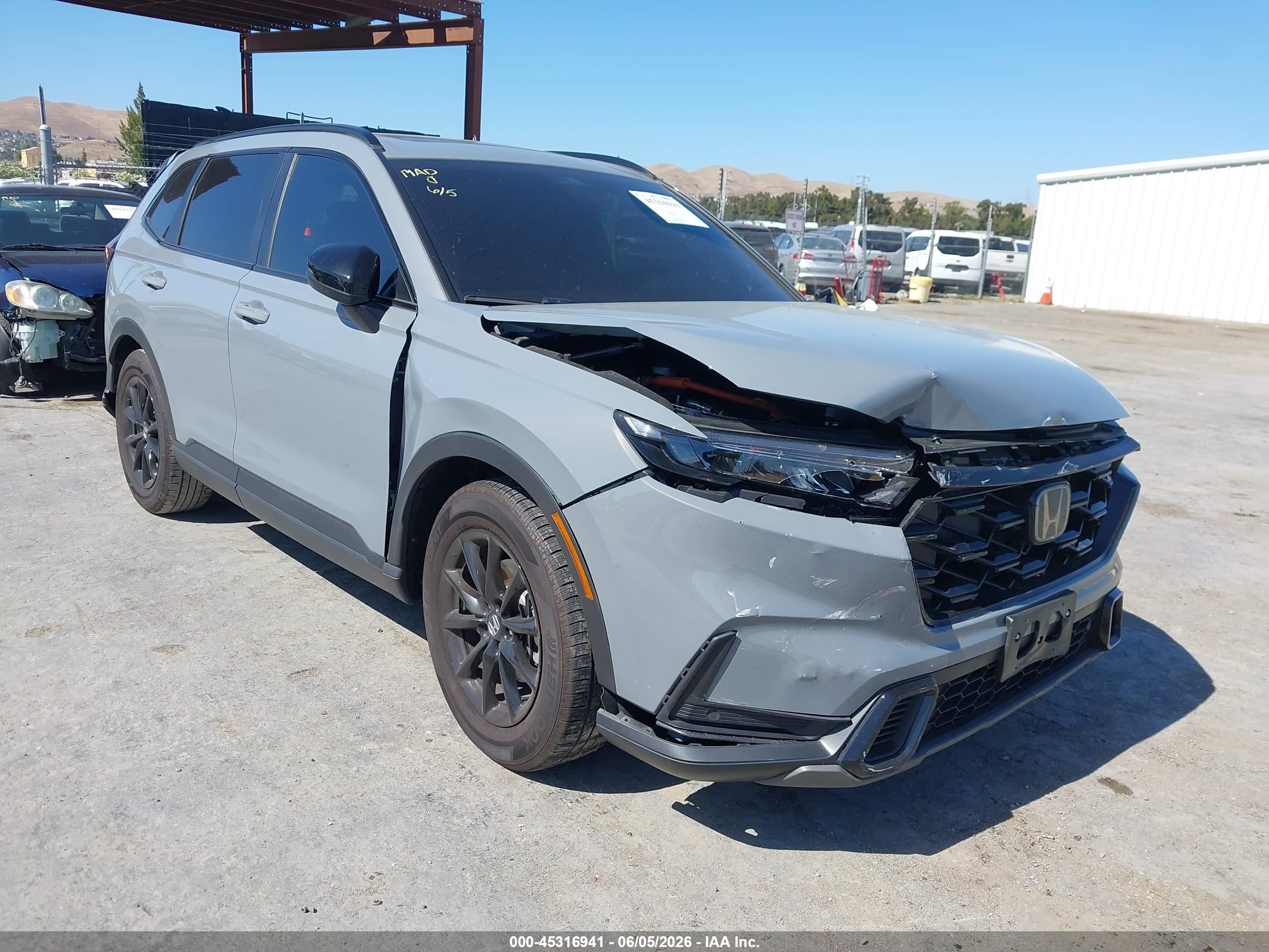 2026 Honda CR-V VIN 7FARS5H85TE000143 IAAI salvage auction — Front & Rear, Salvage (California), sold $14,700 on 2026-07-09 (photo 1)