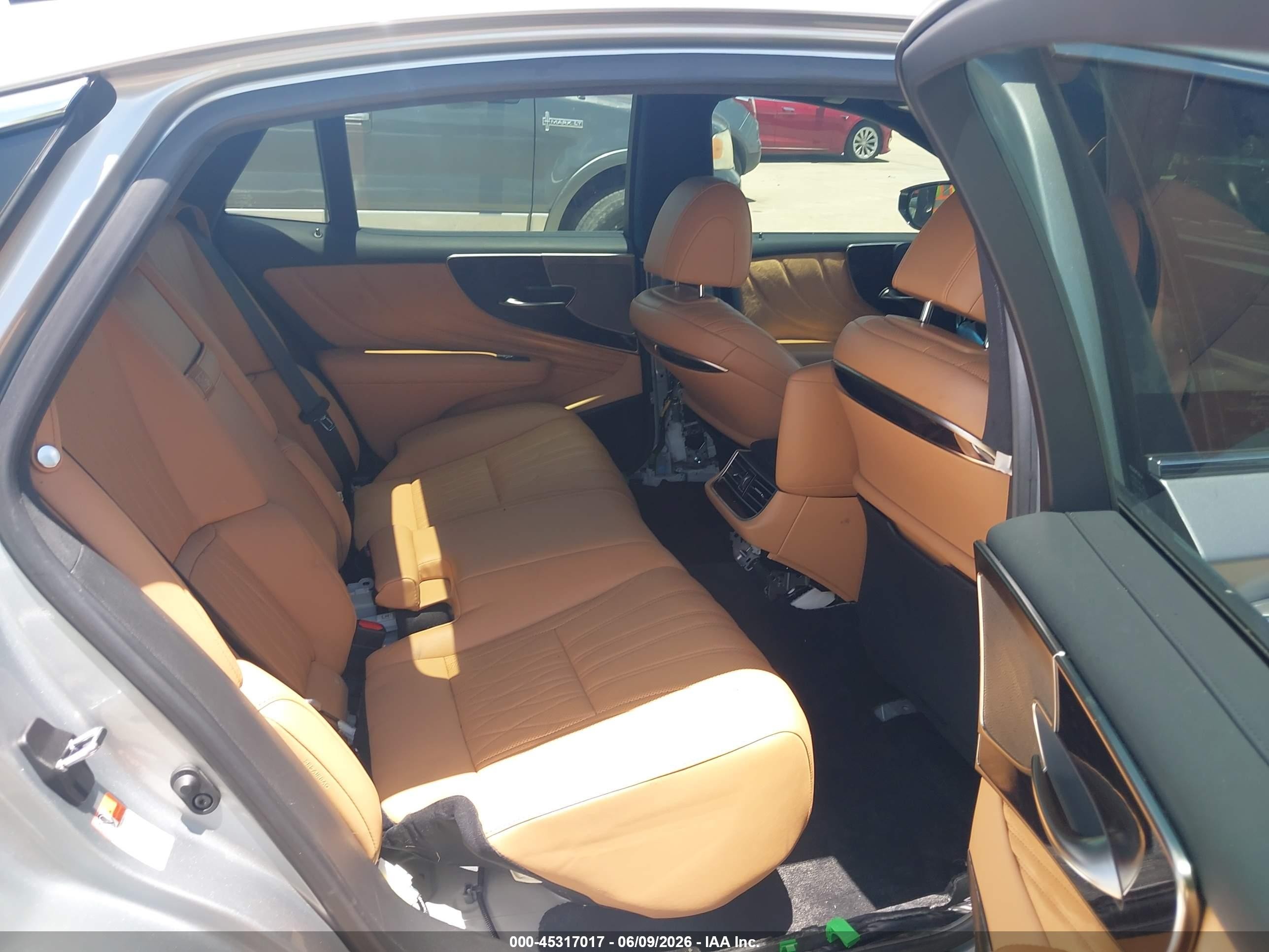 2023 Lexus Ls VIN JTHD51FF9P5018934 IAAI salvage auction — Water/Flood, Salvage (Texas), sold $26,750 on 2026-08-03 (photo 8)