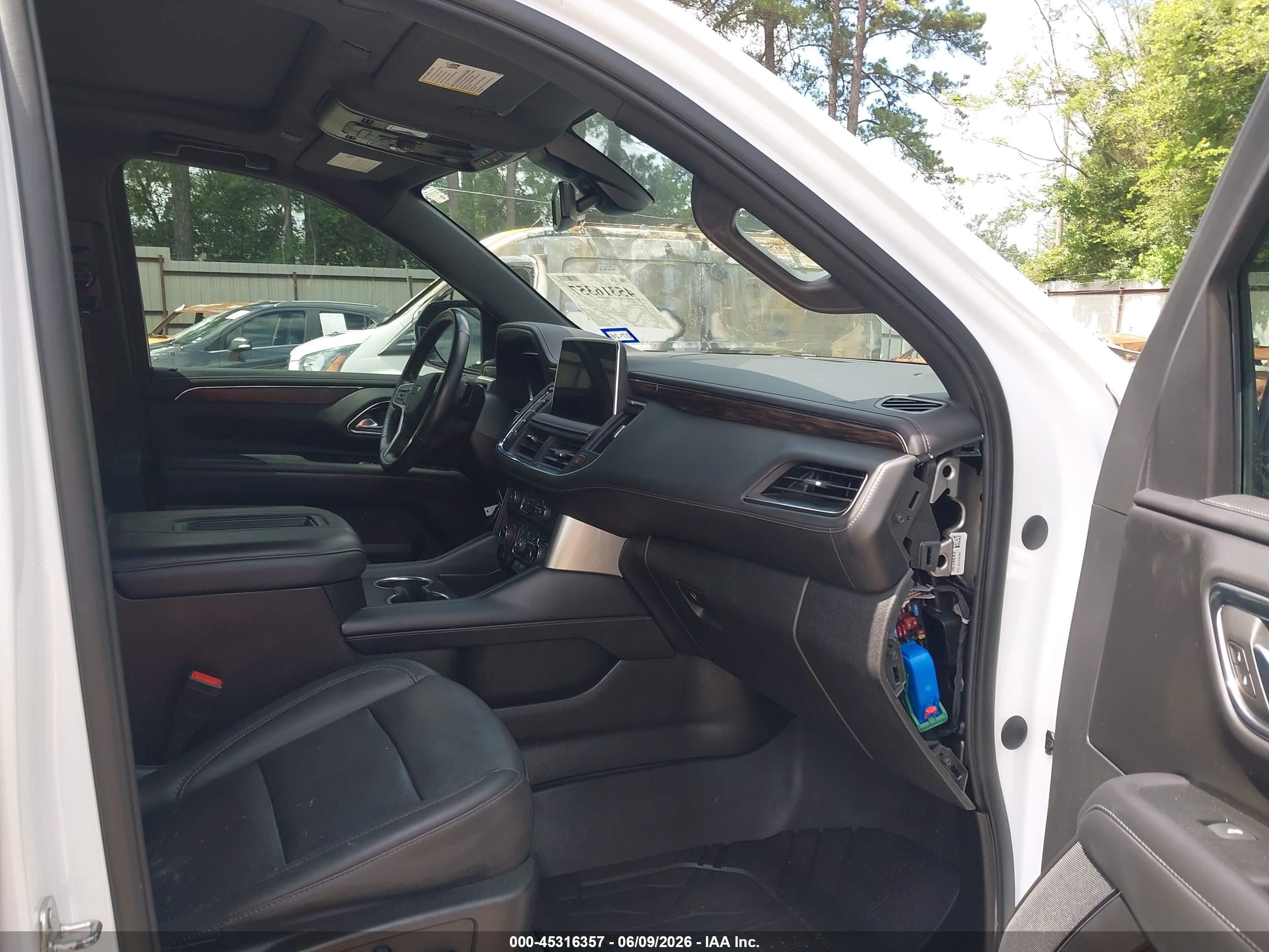2022 Chevrolet Tahoe VIN 1GNSKPKD5NR340573 IAAI salvage auction — Front End, Salvage (Texas), sold $19,500 on 2026-08-20 (photo 5)