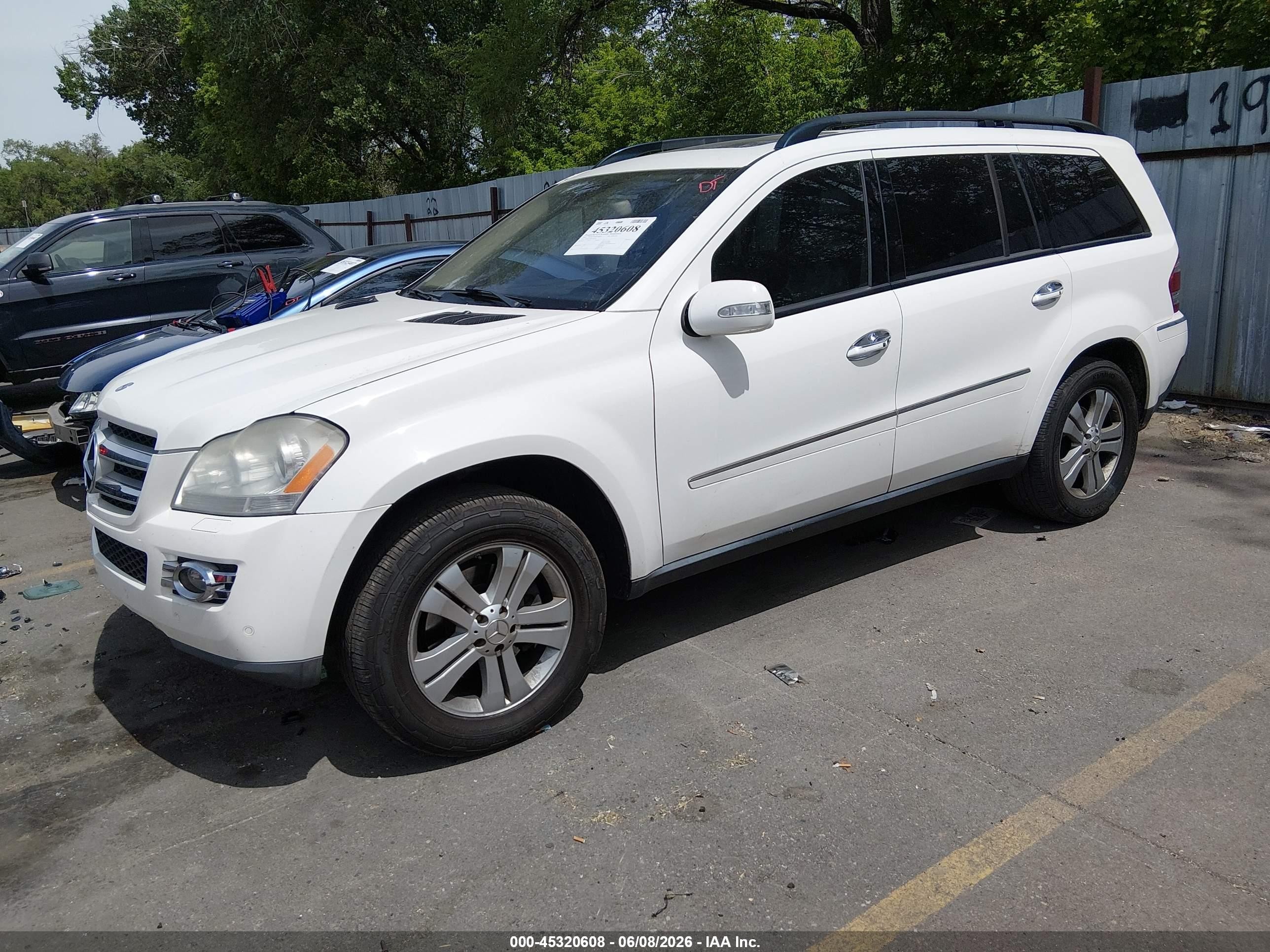 2007 Mercedes-Benz GL-Class VIN 4JGBF22E87A281749 IAAI salvage auction — Side, Salvage (Utah), sold $325 on 2026-07-02 (photo 2)