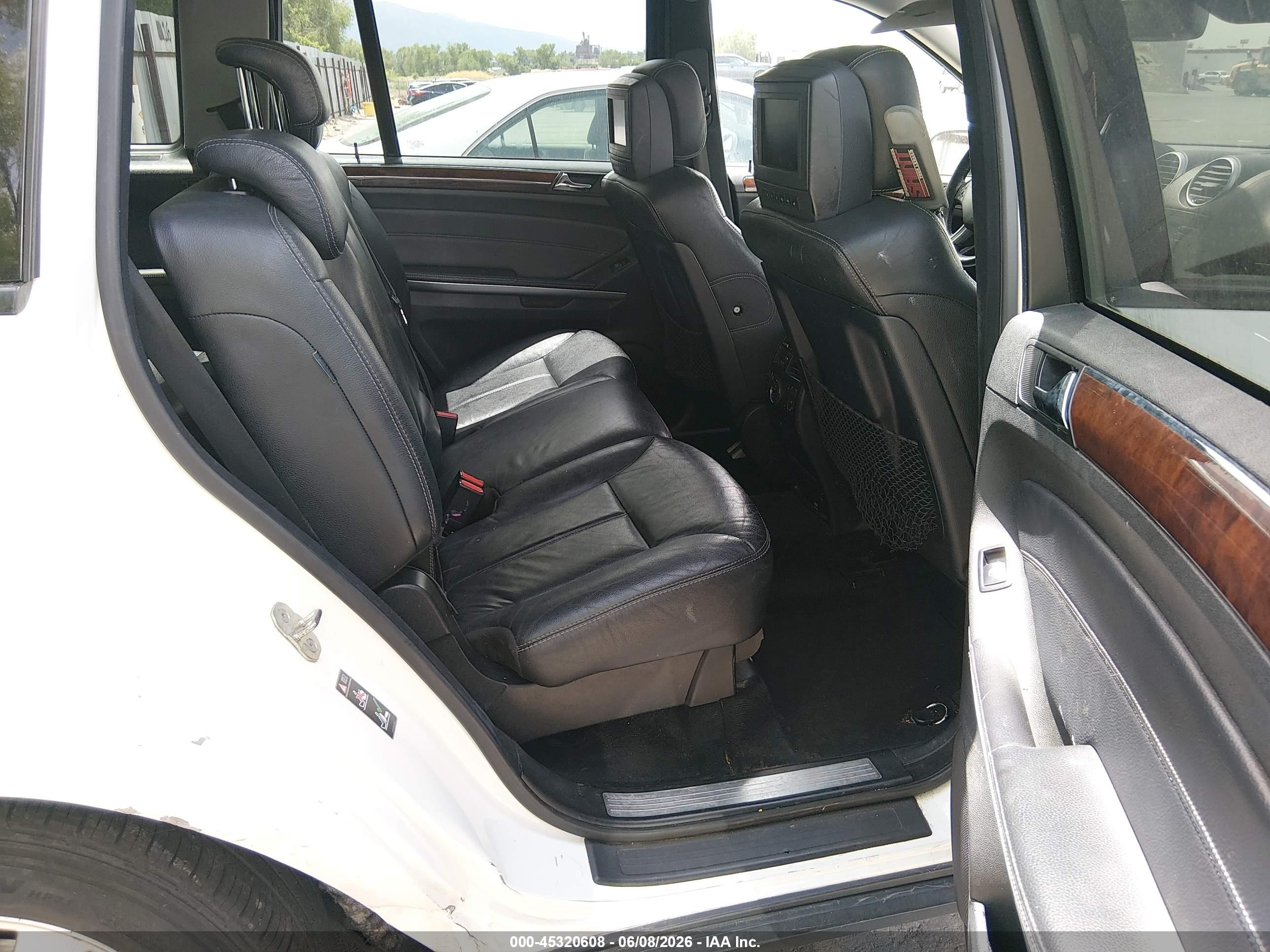 2007 Mercedes-Benz GL-Class VIN 4JGBF22E87A281749 IAAI salvage auction — Side, Salvage (Utah), sold $325 on 2026-07-02 (photo 8)