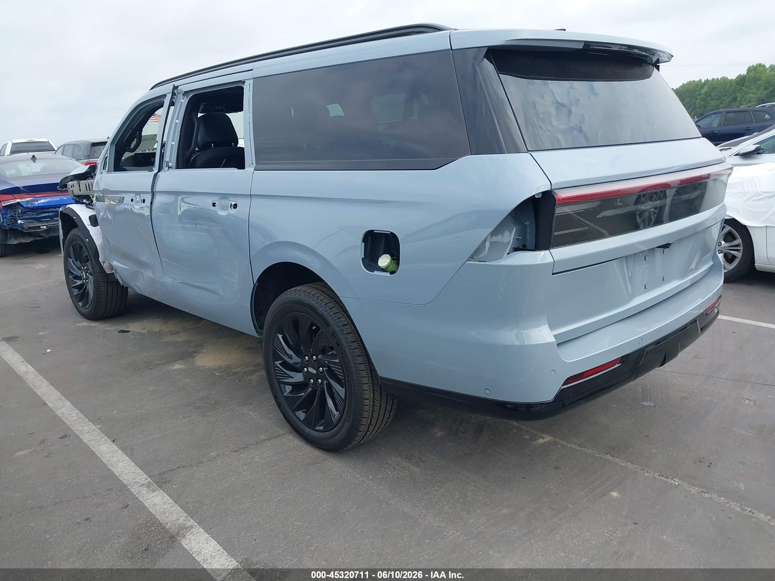 2025 Lincoln Navigator VIN 5LMJJ3LG3SEL11691 IAAI salvage auction — Unknown, Salvage (North Carolina), sold $42,750 on 2026-07-09 (photo 3)