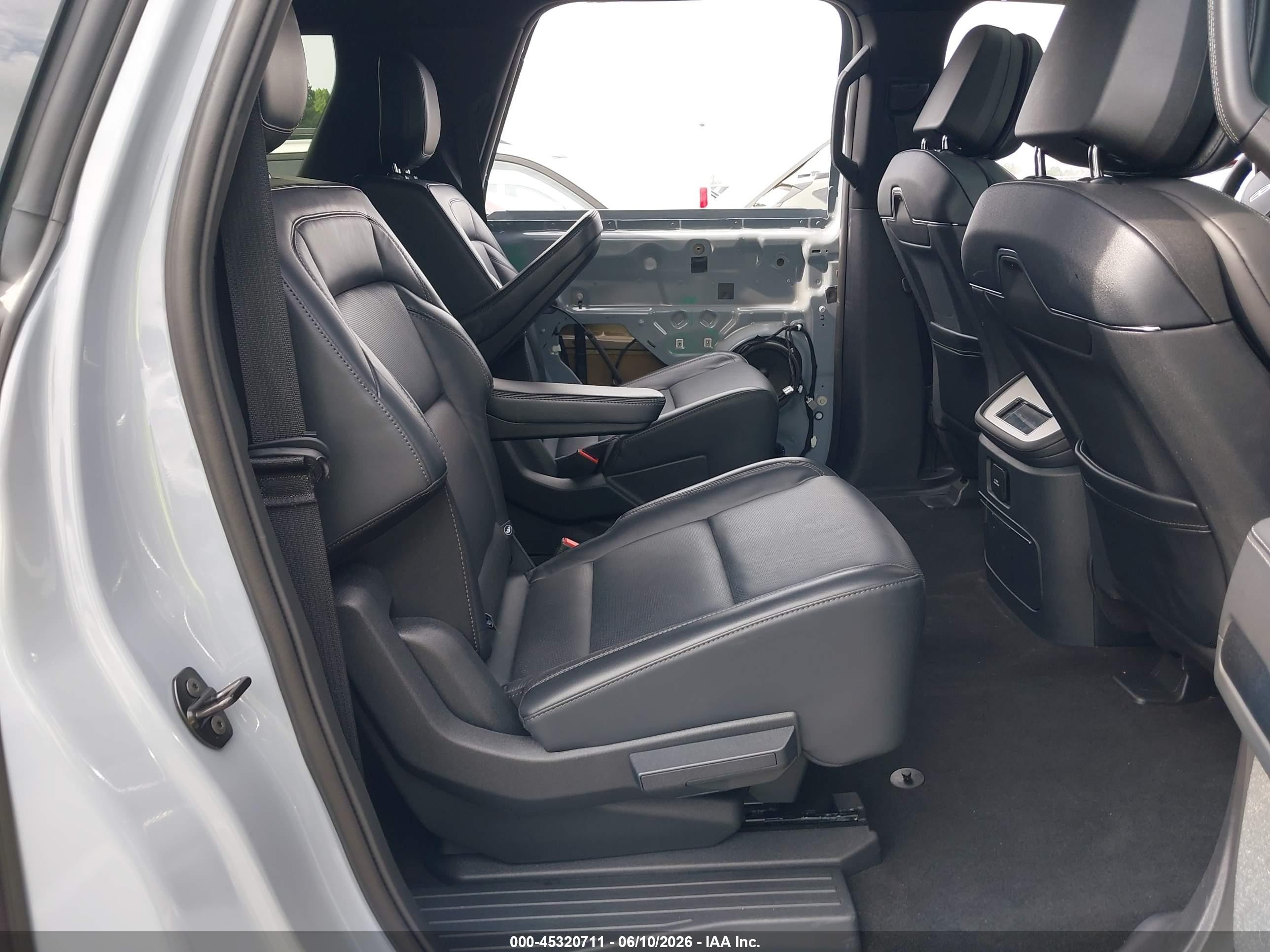 2025 Lincoln Navigator VIN 5LMJJ3LG3SEL11691 IAAI salvage auction — Unknown, Salvage (North Carolina), sold $42,750 on 2026-07-09 (photo 8)