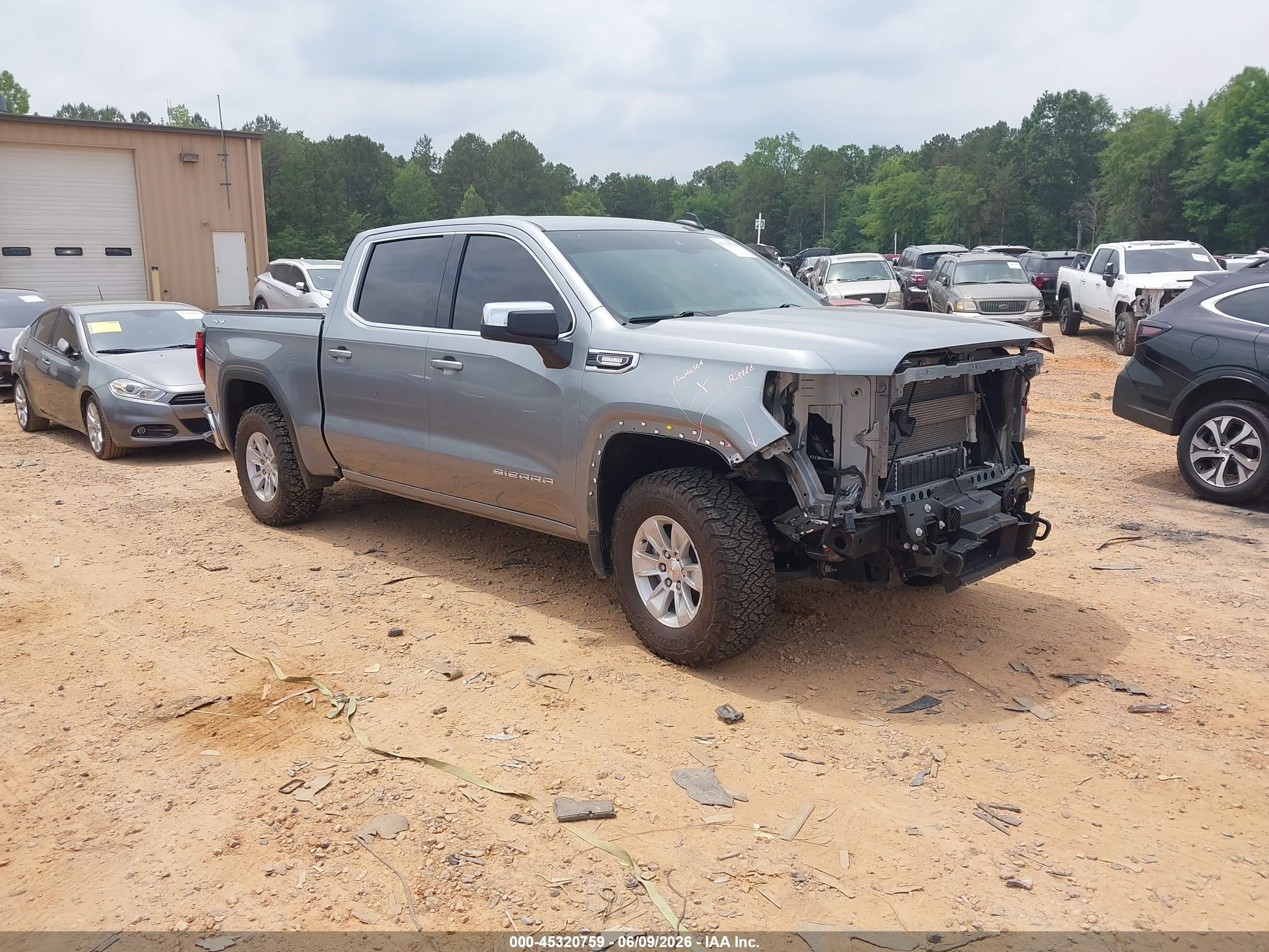 2024 GMC Sierra 1500 VIN 1GTUUBE80RZ293617 — IAAI salvage auction photo