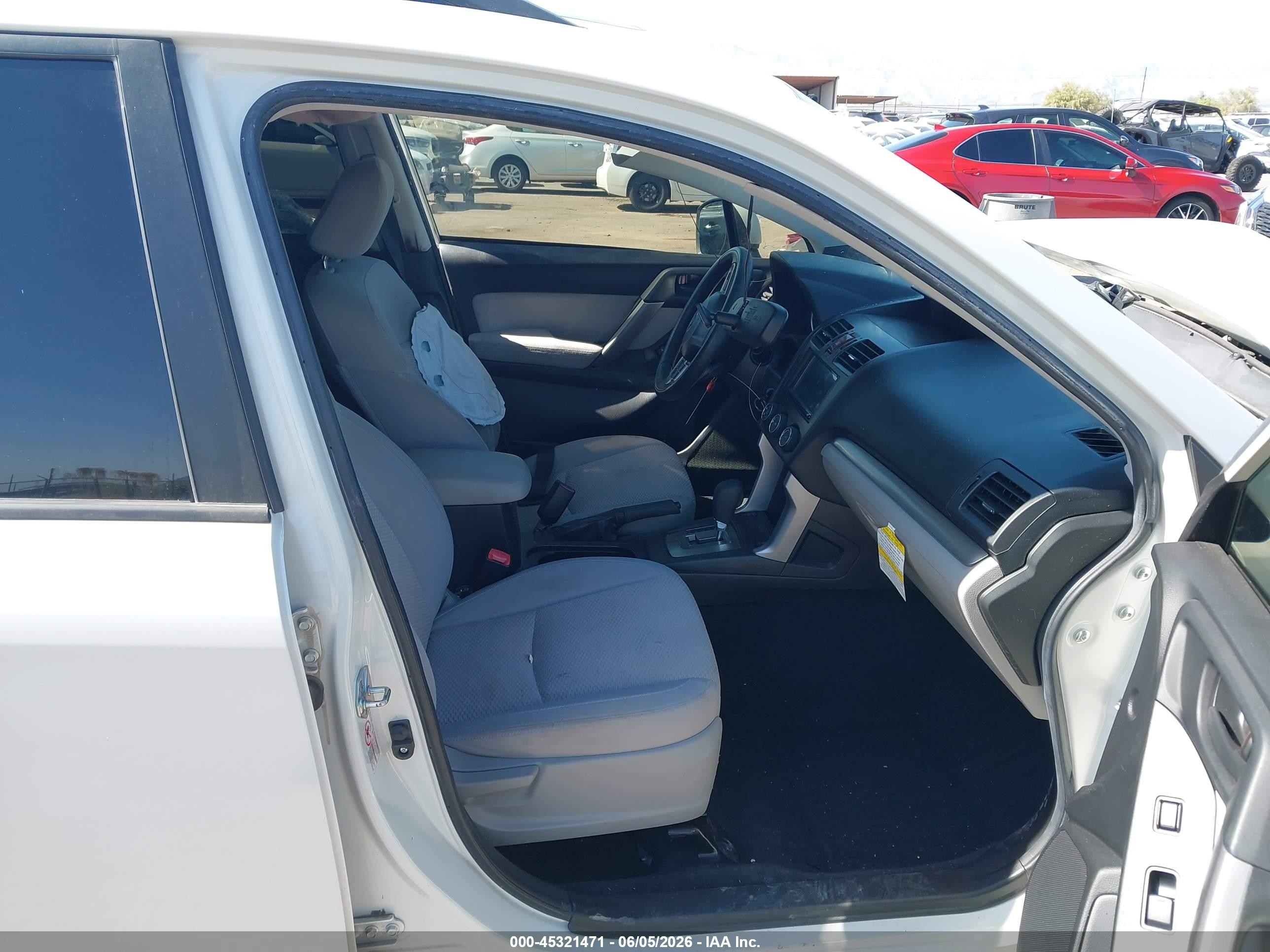 2014 Subaru Forester VIN JF2SJAEC0EH552719 IAAI salvage auction — Side, Salvage (Arizona), sold $300 on 2026-07-09 (photo 5)