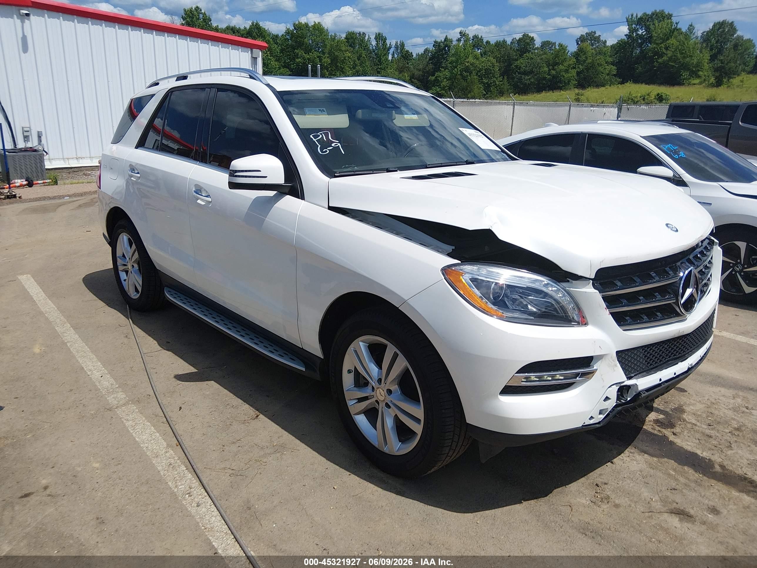 2015 Mercedes-Benz ML-Class VIN 4JGDA5JB1FA479734 — IAAI salvage auction photo