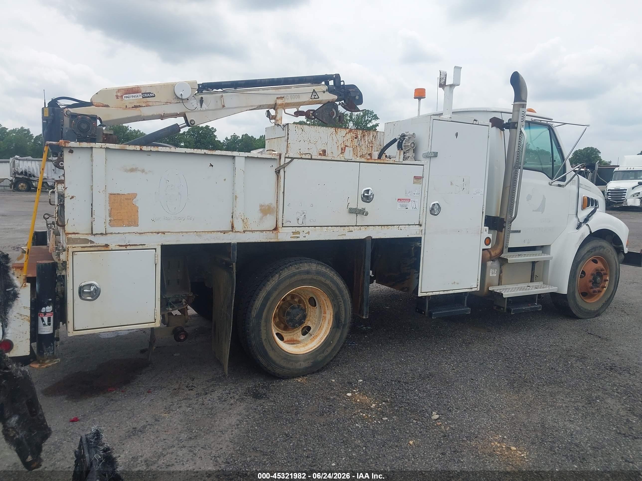 2005 Sterling truck Acterra VIN 2FZACGDC15AU62655 IAAI salvage auction — Unknown, Clear (Arkansas), sold $25 on 2026-09-02 (photo 4)