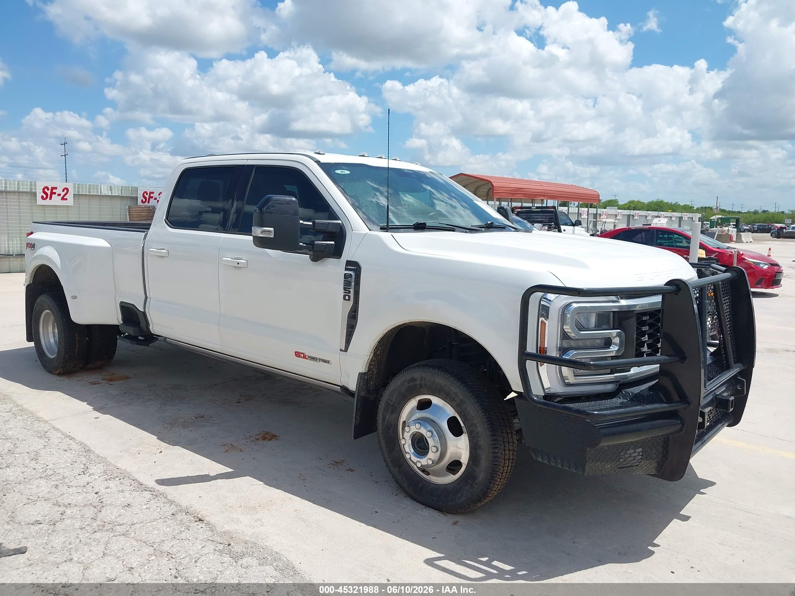 2024 Ford F350 VIN 1FT8W3DM8REF17210 IAAI salvage auction — Water/Flood, Salvage (Texas), sold $30,550 on 2026-08-31 (photo 1)