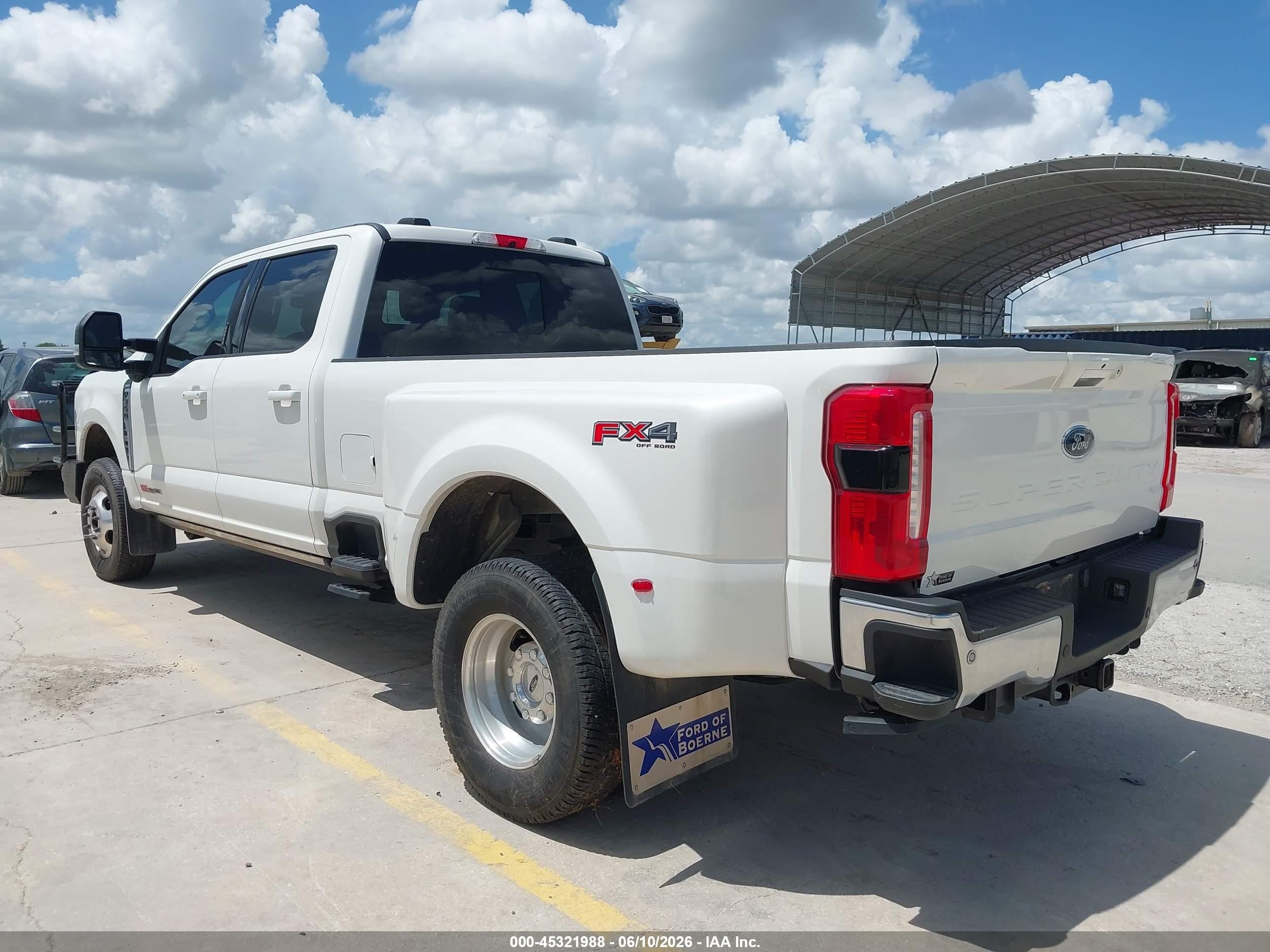 2024 Ford F350 VIN 1FT8W3DM8REF17210 IAAI salvage auction — Water/Flood, Salvage (Texas), sold $30,550 on 2026-08-31 (photo 3)