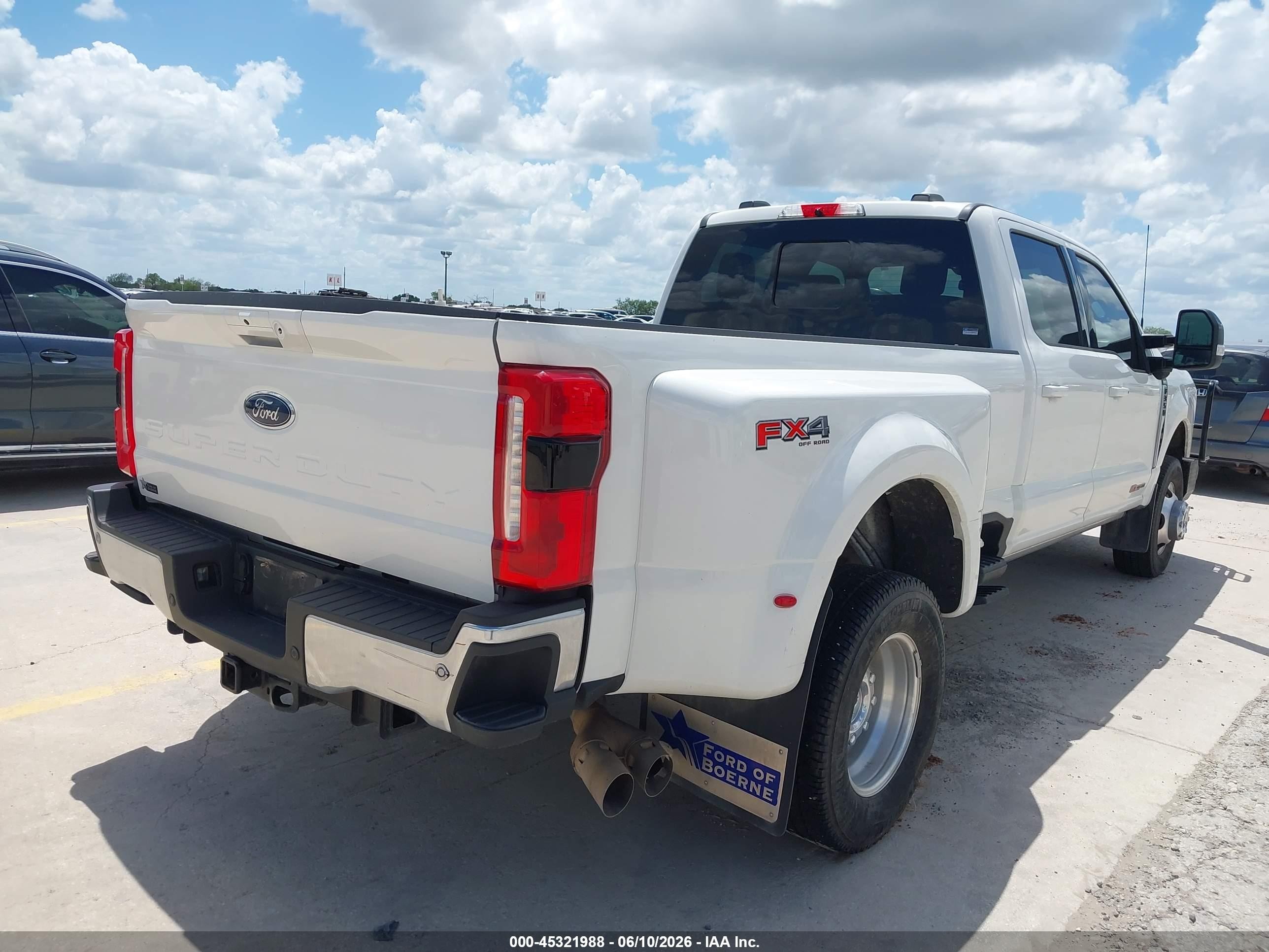 2024 Ford F350 VIN 1FT8W3DM8REF17210 IAAI salvage auction — Water/Flood, Salvage (Texas), sold $30,550 on 2026-08-31 (photo 4)